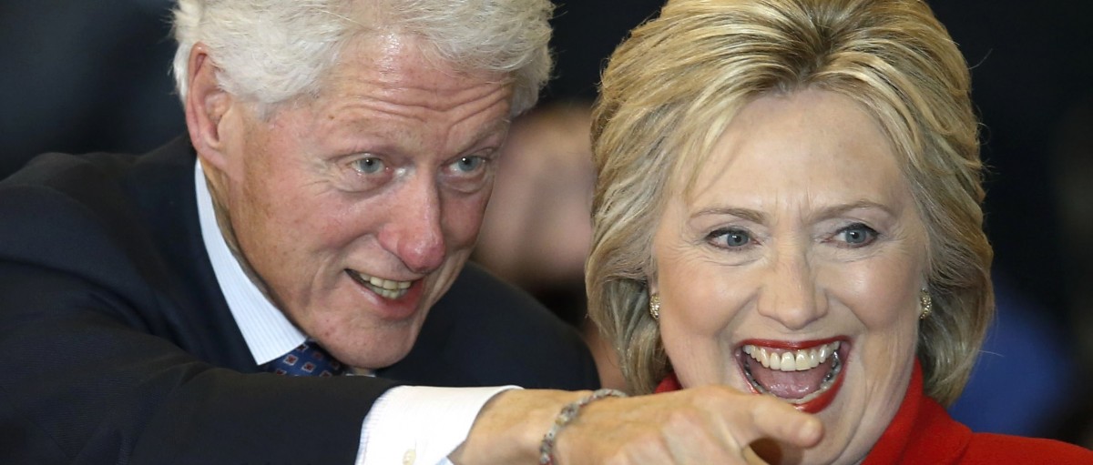 Democratic U.S. presidential candidate Hillary Clinton and former President Bill Clinton. (REUTERS/Adrees)