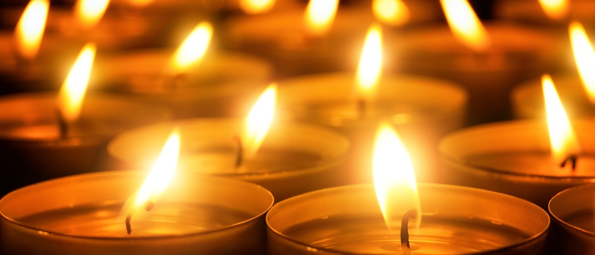 tragedy candles Shutterstock/Smileus