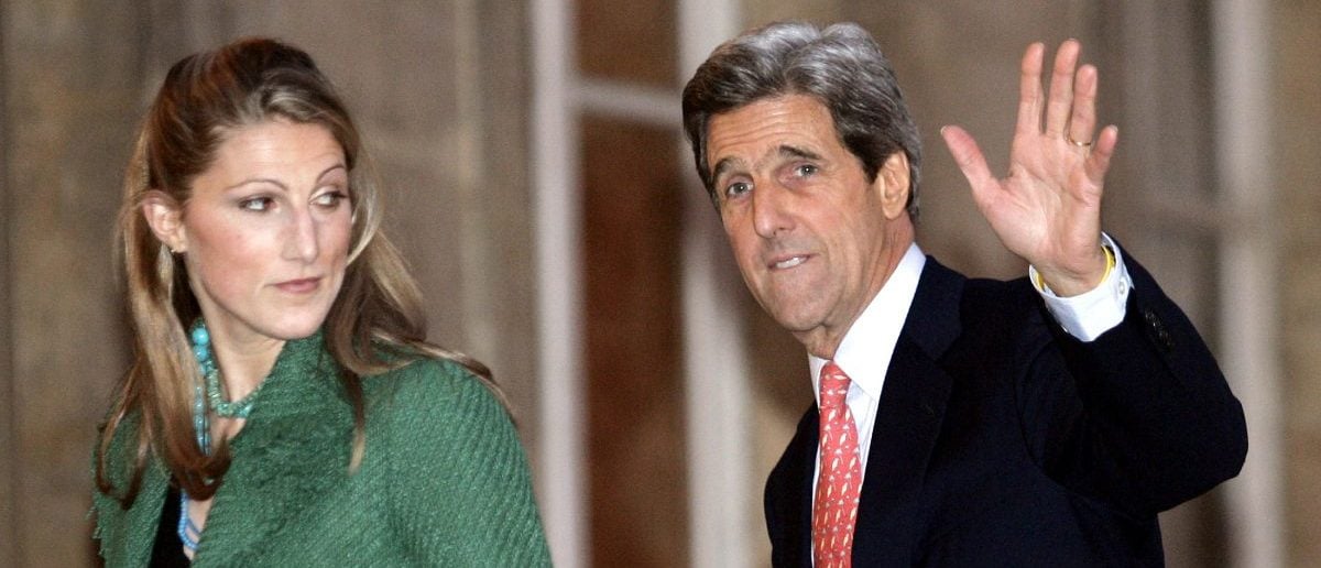 U.S. Senator John Kerry (R) waves as he escorts his daughter Vanessa (L). (Reuters/John Schults)