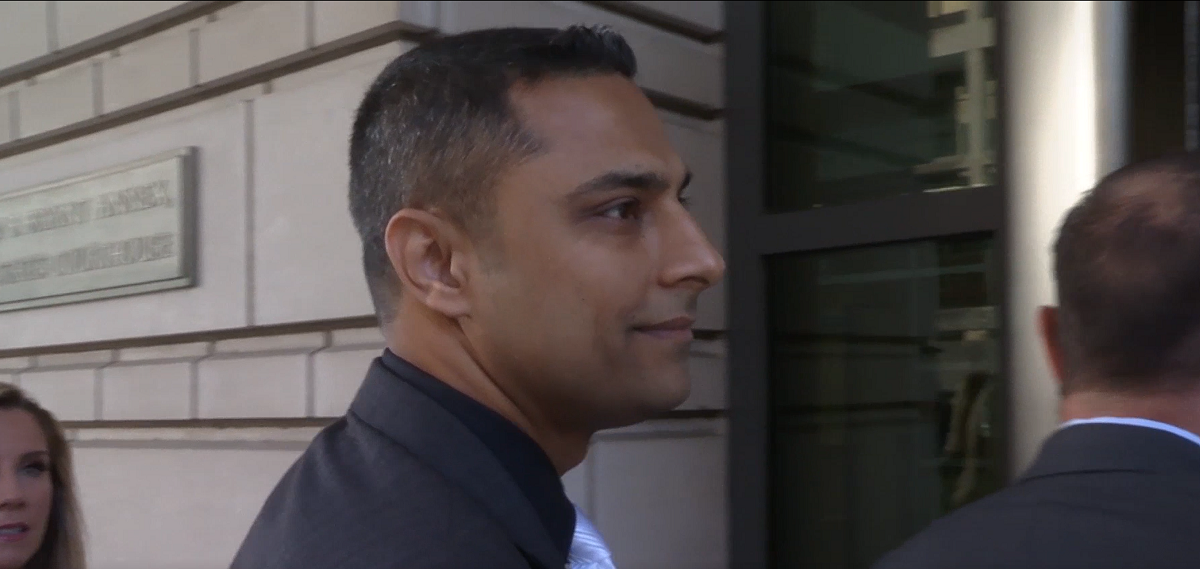 Imran Awan enters federal court Oct. 6, 2017 / One America News | A Pakistani, DWS Laptop And A Phone Booth