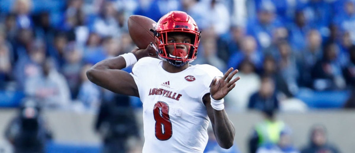 LEXINGTON, KY - NOVEMBER 25:  Lamar Jackson #8 of the Louisville Cardinals throws a  pass against the Kentucky Wildcats during the game at Commonwealth Stadium on November 25, 2017 in Lexington, Kentucky.  (Photo by Andy Lyons/Getty Images)