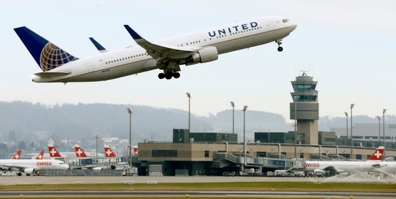 FILE PHOTO: A United Airlines Boeing 767-322(ER) aircraft takes off from Zurich Airport January 9, 2018.   REUTERS/Arnd Wiegmann/File Photo   