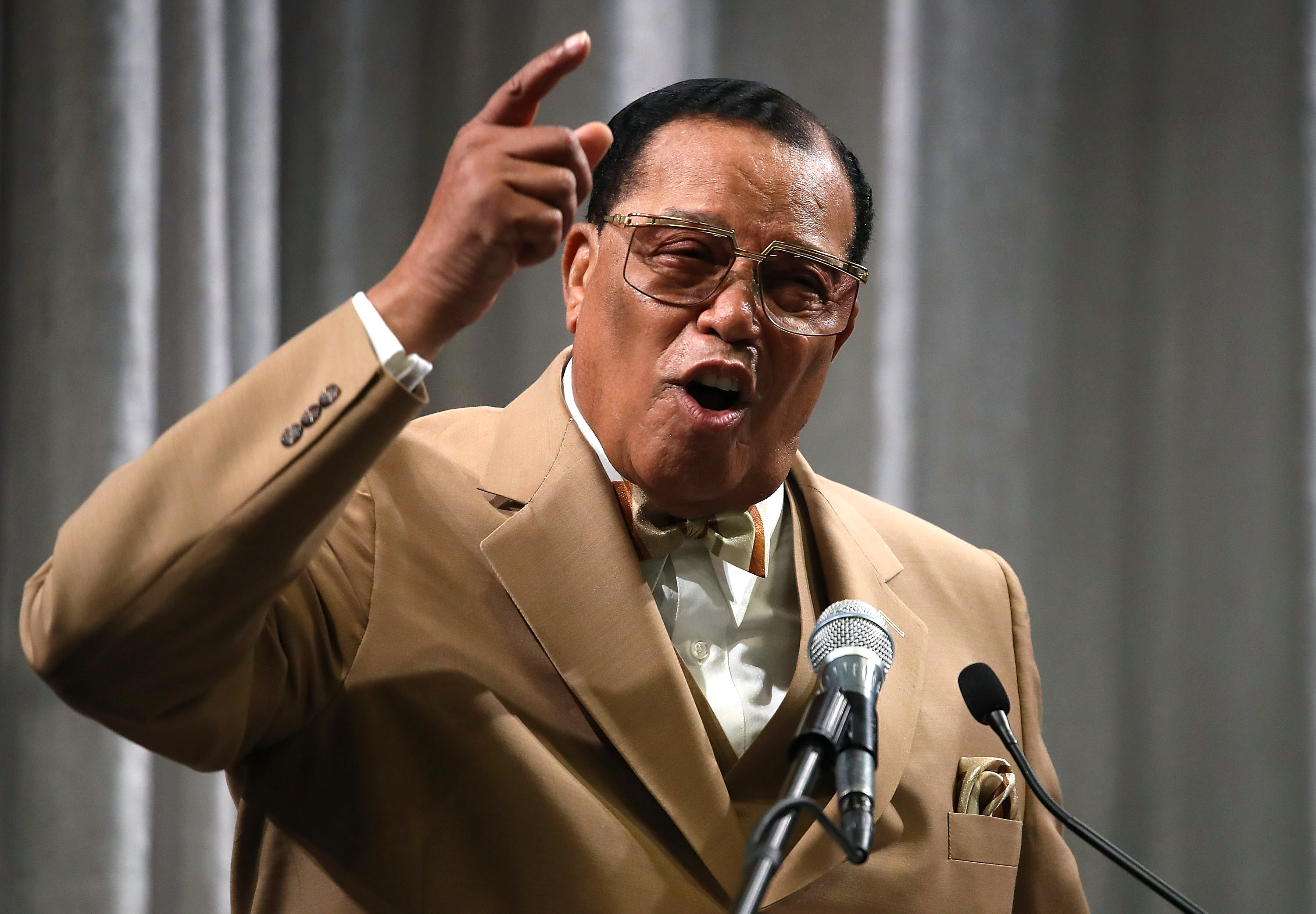 WASHINGTON, DC - NOVEMBER 16: Nation of Islam Minister Louis Farrakhan delivers a speech and talks about U.S. President Donald Trump, at the Watergate Hotel, on November 16, 2017 in Washington, DC. This is the first time that Minister Farrakhan will speak directly to the 45th President of the United States and will address "issues of importance regarding Americas domestic challenges, her place on the world stage and her future." (Photo by Mark Wilson/Getty Images)