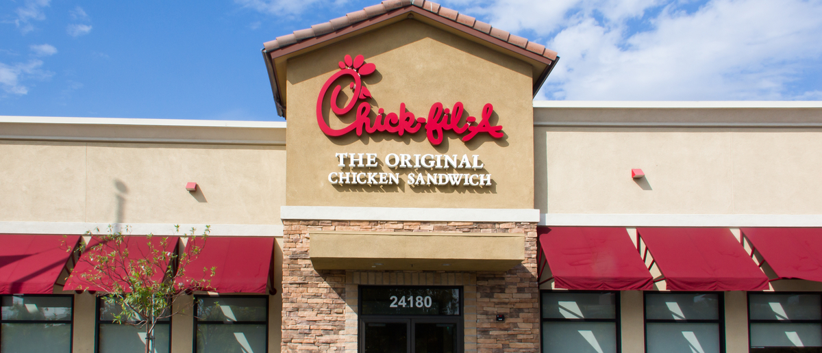 VALENCIA, CA/USA - SEPTEMBER 8, 2014: Chick-fil-A restaurant exterior. Chick-fil-A is fast food restaurant chain specializing in chicken sandwiches. Shutterstock/  Ken Wolter | Woman Pulls Gun Out At Chick-Fil-A