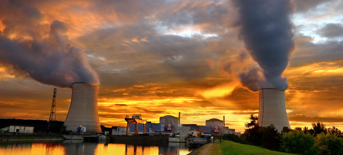 Nuclear pollution. Ядерная энергия много дыма. Nuclear Energy.