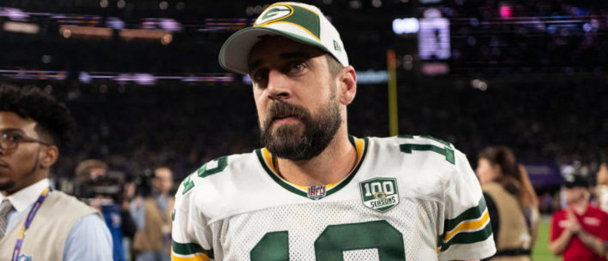 Aaron Rodgers delivers in the clutch to ensure Packers fans free beer at  Milwaukee bar 