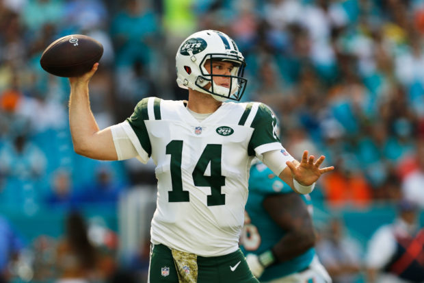 MIAMI, FL - NOVEMBER 04: Sam Darnold #14 of the New York Jets looks to pass against the Miami Dolphins in the first quarter of their game at Hard Rock Stadium on November 4, 2018 in Miami, Florida. (Photo by Michael Reaves/Getty Images)