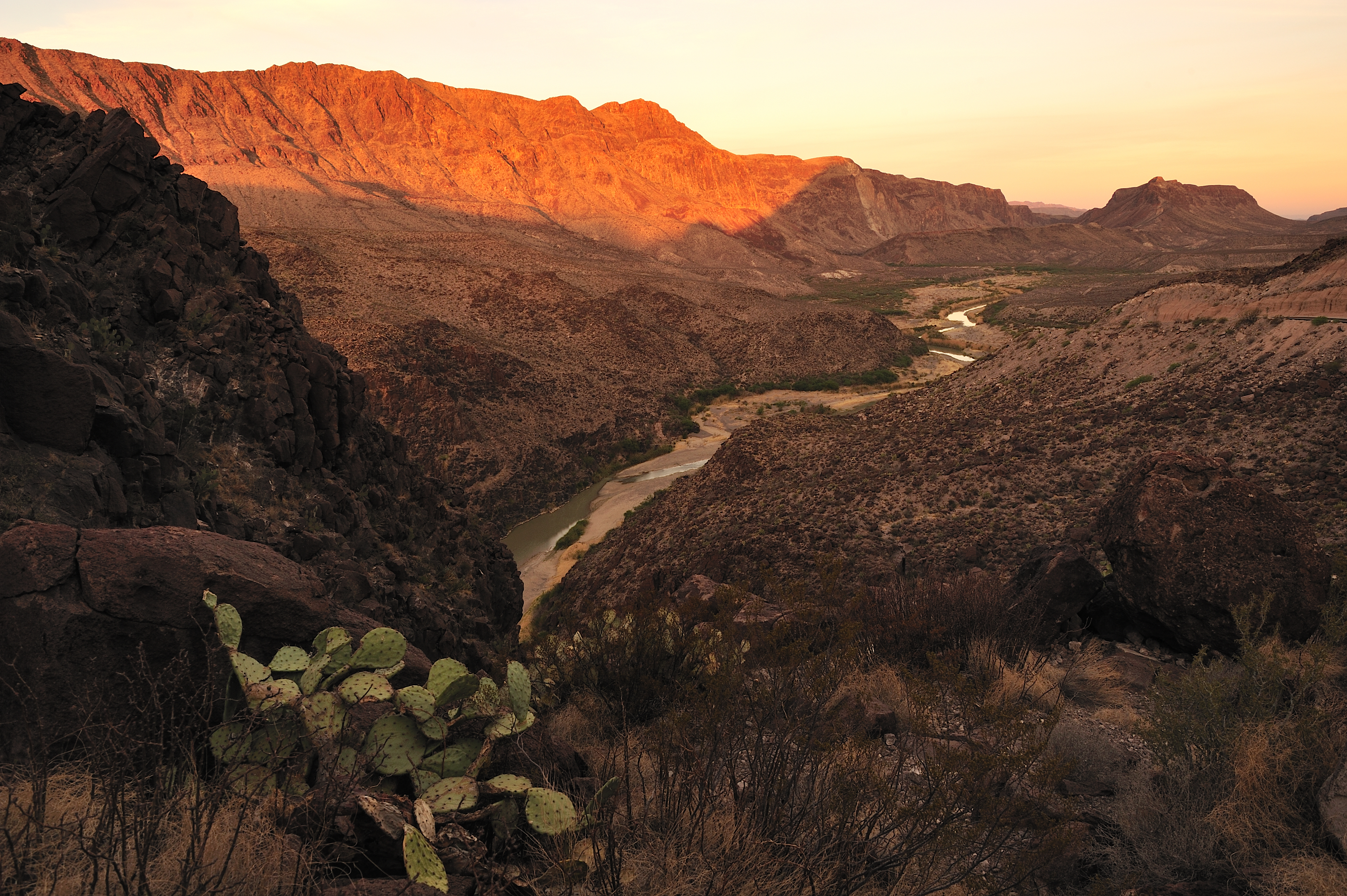 The Rio Grande, along the Texas-Mexico border in Big Bend national park. (Shutterstock/ T photography)