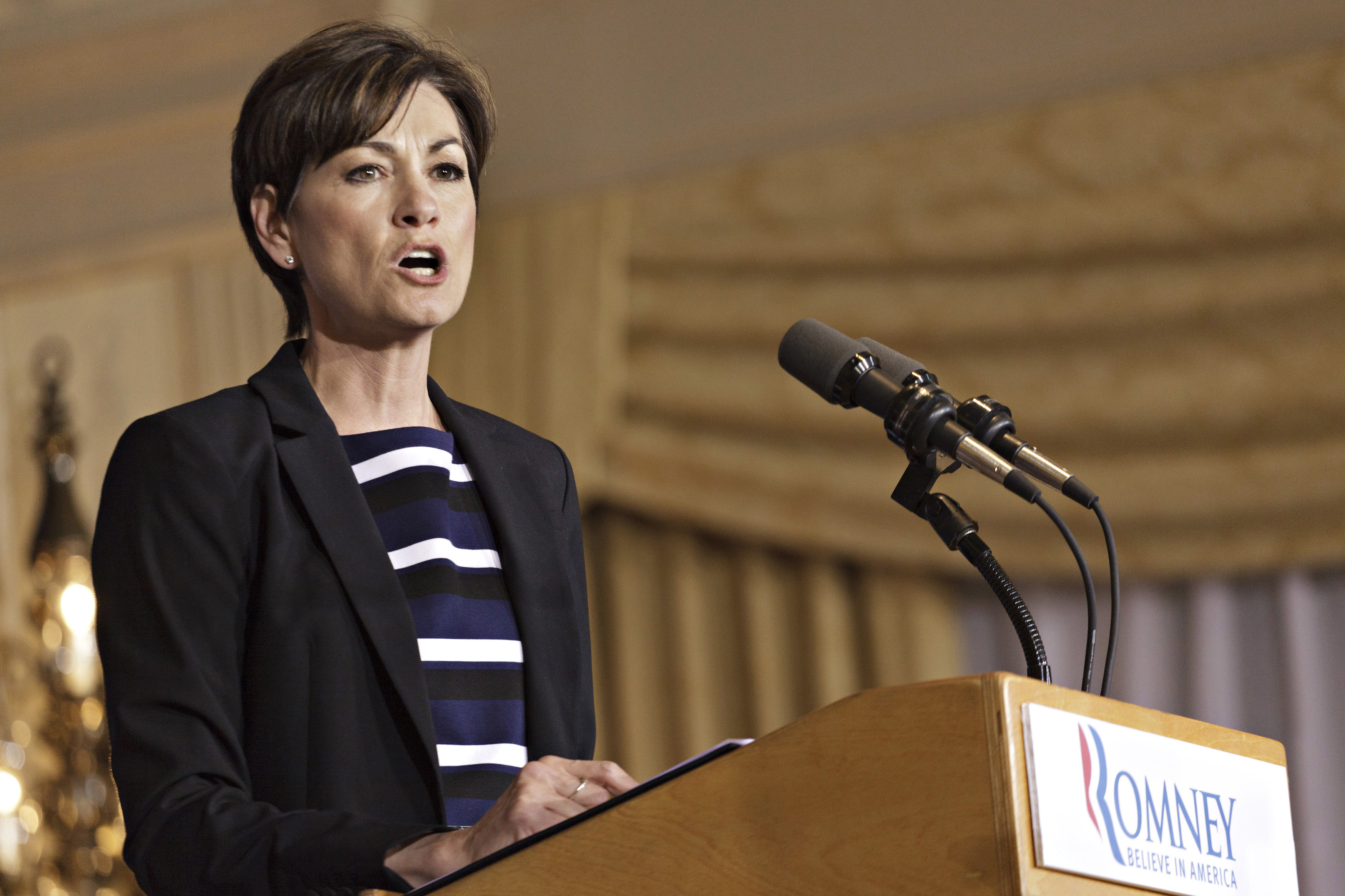 Iowa Lt. Gov. Kim Reynolds speaks to supporters of U.S. Republican presidential candidate and former Massachusetts governor Mitt Romney at Hotel Fort Des Moines in Des Moines, Iowa May 15, 2012. REUTERS/Brian C. Frank