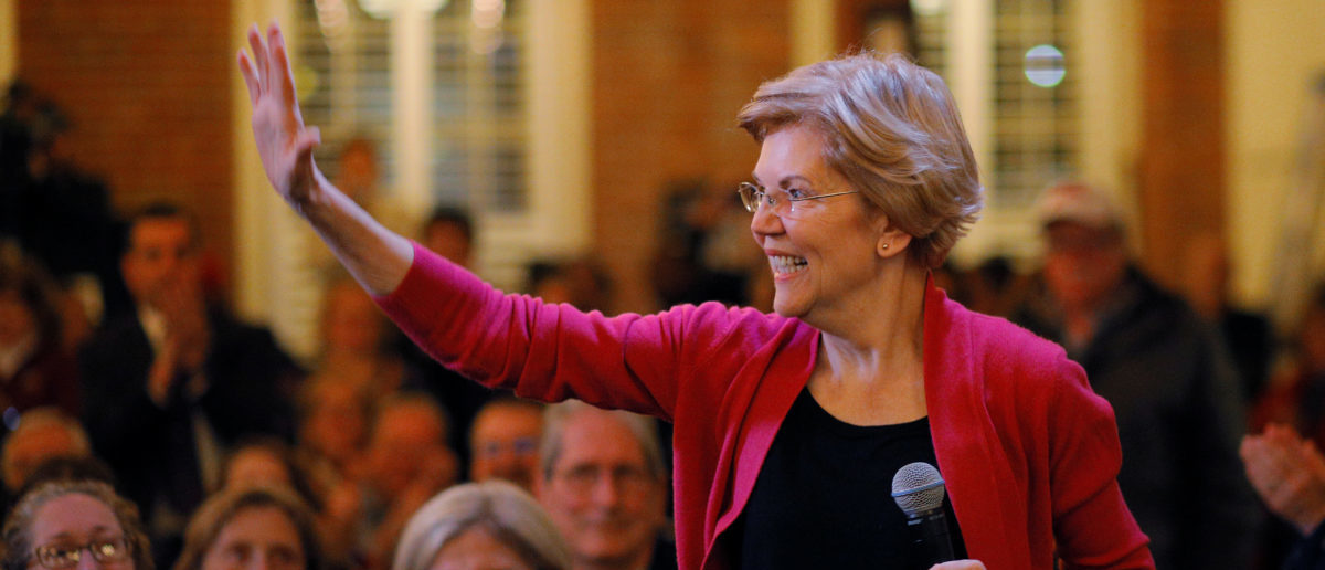 Potential 2020 U.S. Democratic presidential candidate and U.S. Senator Elizabeth Warren (D-MA) takes the stage at an Organizing Event in Claremont, New Hampshire, U.S., January 18, 2019. REUTERS/Brian Snyder