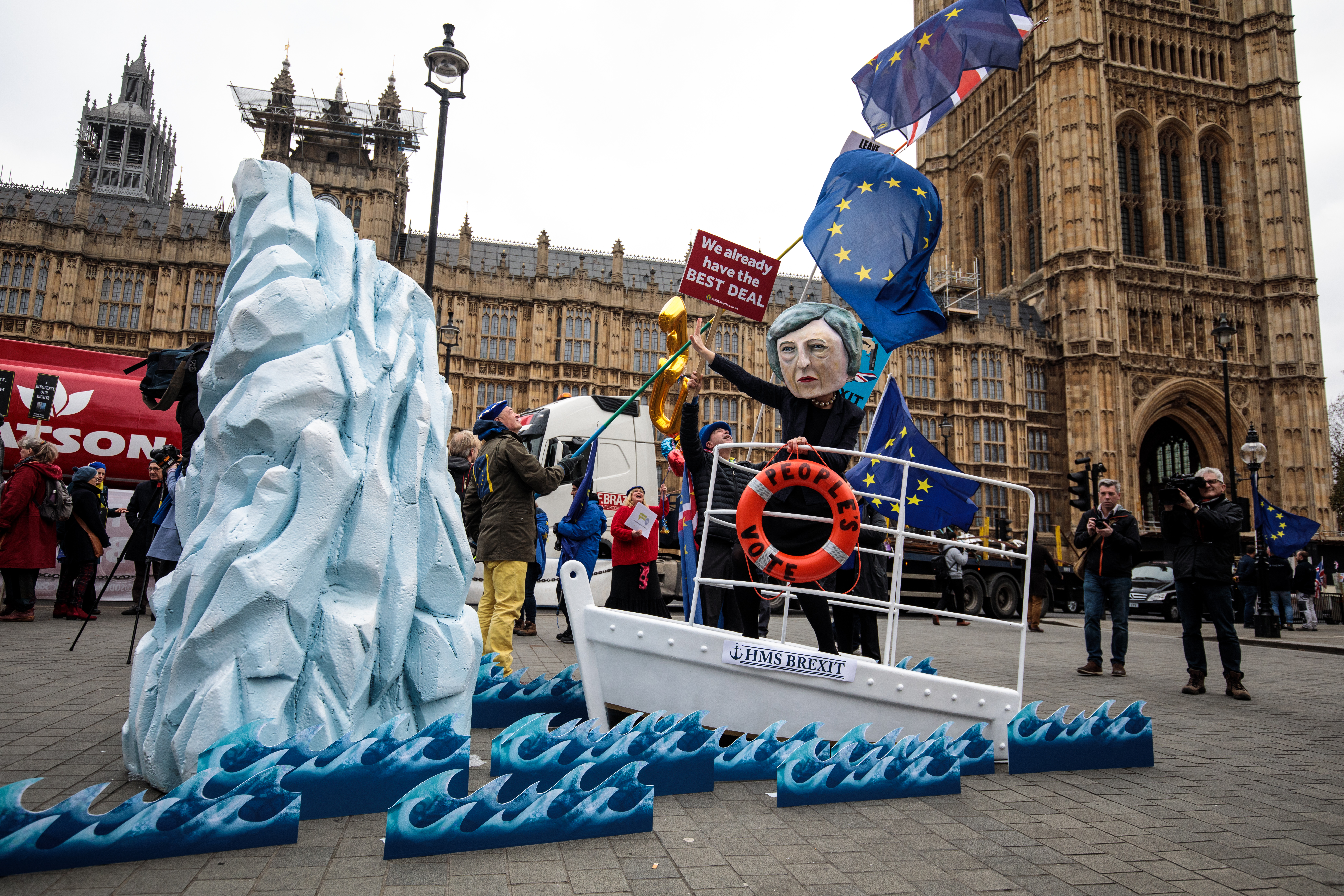 A demonstration featuring a paper mâché Theresa May head sailing towards an iceberg is staged by campaign group Avaaz outside the Houses of Parliament on January 15, 2019 in London, England. (Photo by Jack Taylor/Getty Images)