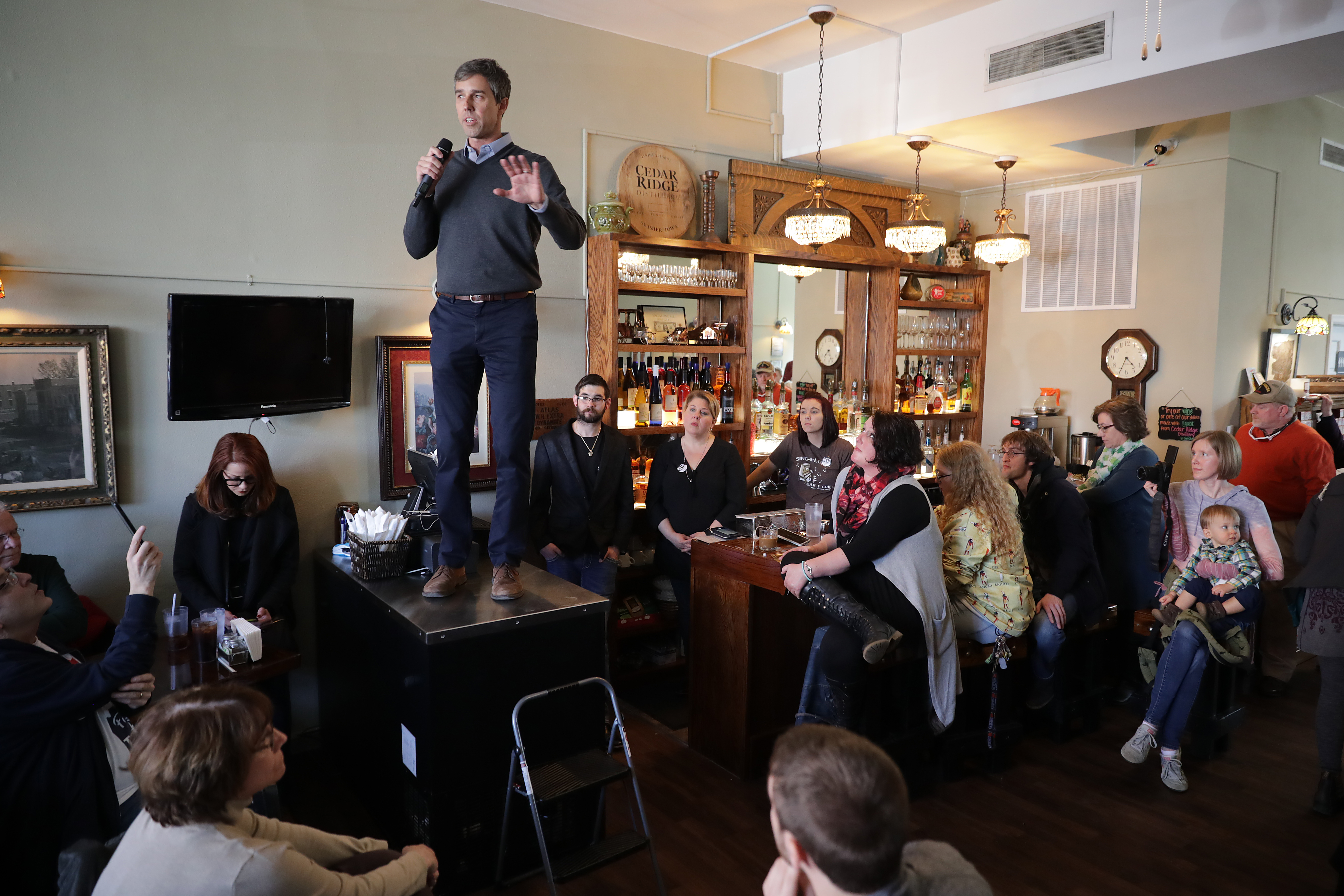 MOUNT VERNON, IOWA - MARCH 15: Democratic presidential candidate Beto O'Rourke answers questions from voters during his second day of campaigning for the 2020 nomination at The Sing-A-Long Bar and Grill March 15, 2019 in Mount Vernon, Iowa. After losing a long-shot race for U.S. Senate to Ted Cruz (R-TX), the 46-year-old O'Rourke is making his first campaign swing through Iowa after jumping into a crowded Democratic field this week. (Photo by Chip Somodevilla/Getty Images)
