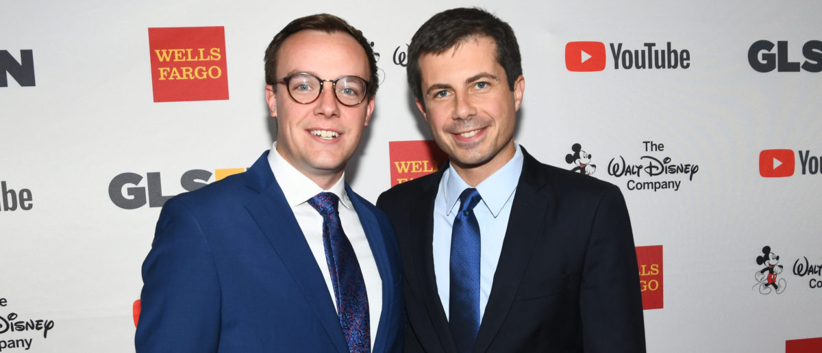 FACT CHECK: Does This Photo Show Pete Buttigieg Kissing His Husband At ...