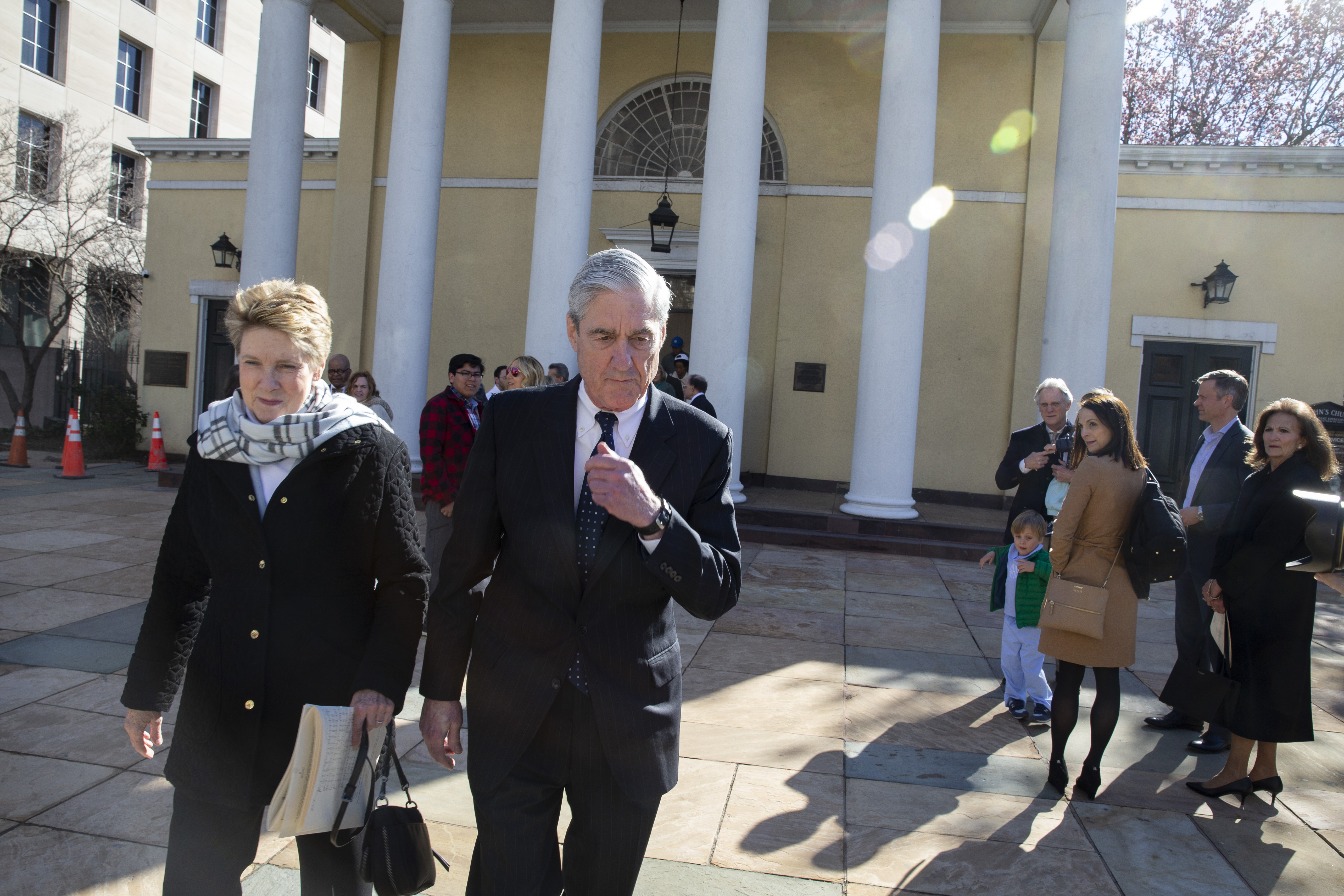 Special counsel Robert Mueller walks with his wife Ann Mueller on March 24, 2019 in Washington, DC. (Photo by Tasos Katopodis/Getty Images)