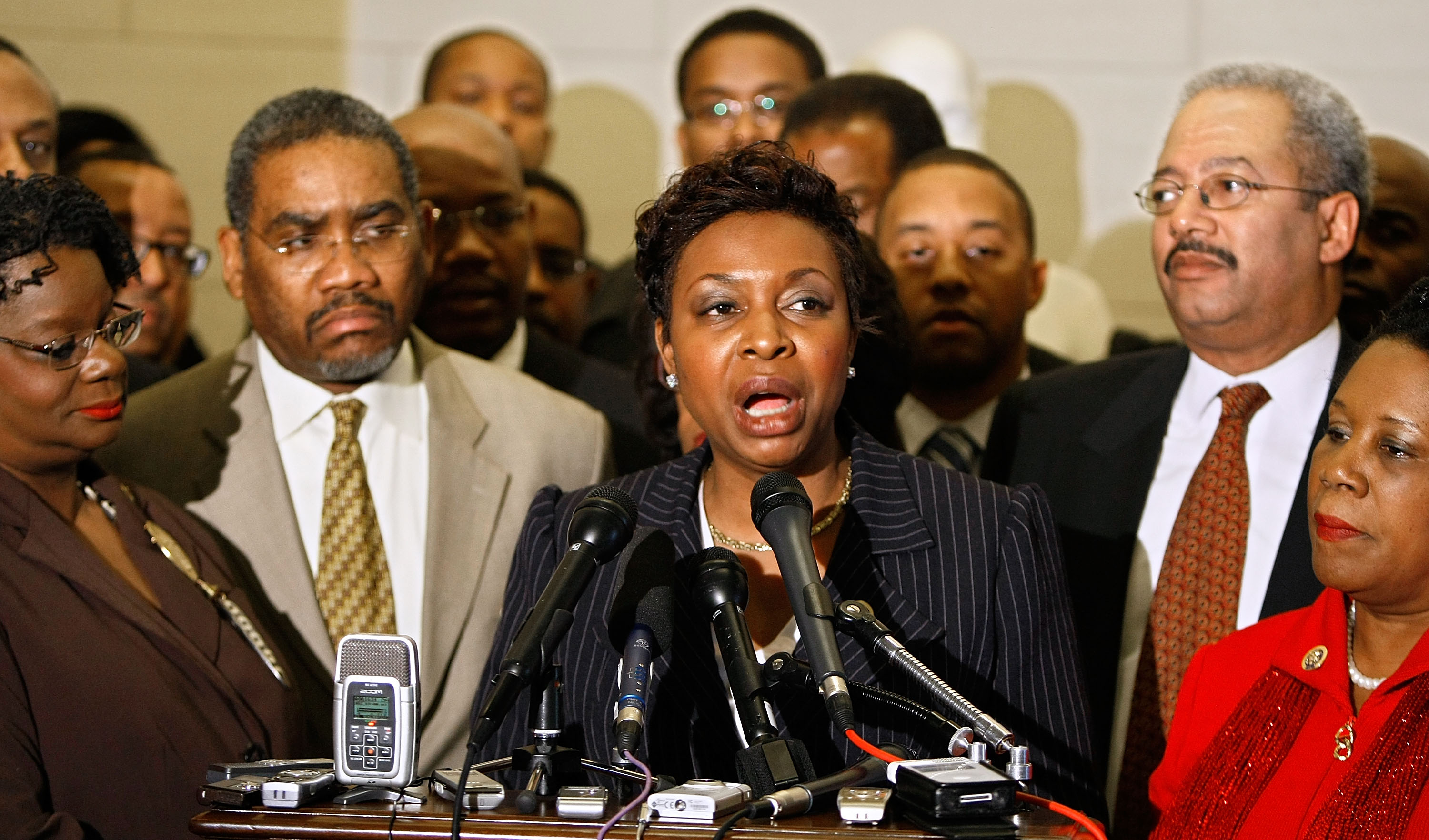 (L-R) Rep. Gwen Moore, Rep. Gregory Meeks, Rep. Yvette Clarke, Rep. Chaka Fattah and Rep. Sheila Jackson Lee conduct a news conference during the Congressional Black Caucus' Economic Security Taskforce on TARP/TALF Access Summit in the Longworth House Office Building March 30, 2009 in Washington, DC. (Photo by Chip Somodevilla/Getty Images)