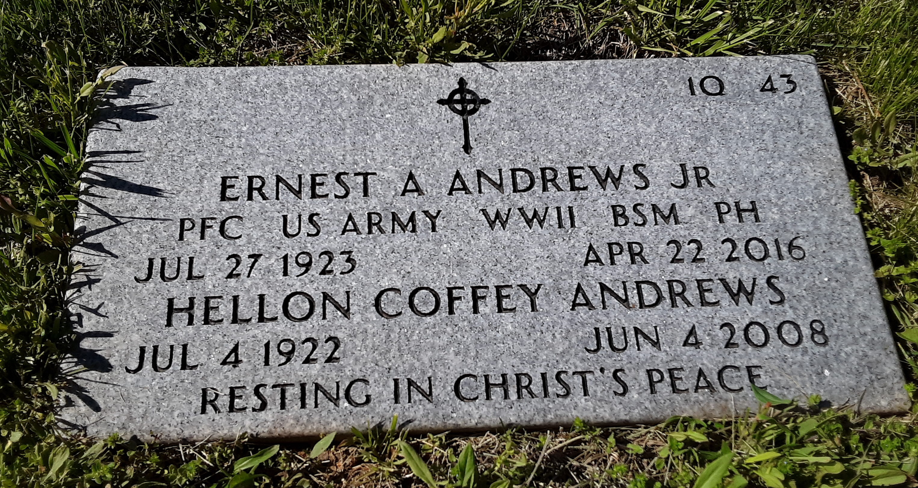 Grave of Andy Andrews and his wife in Black Mountain, NC (Photo by Jon Brown/The Daily Caller)