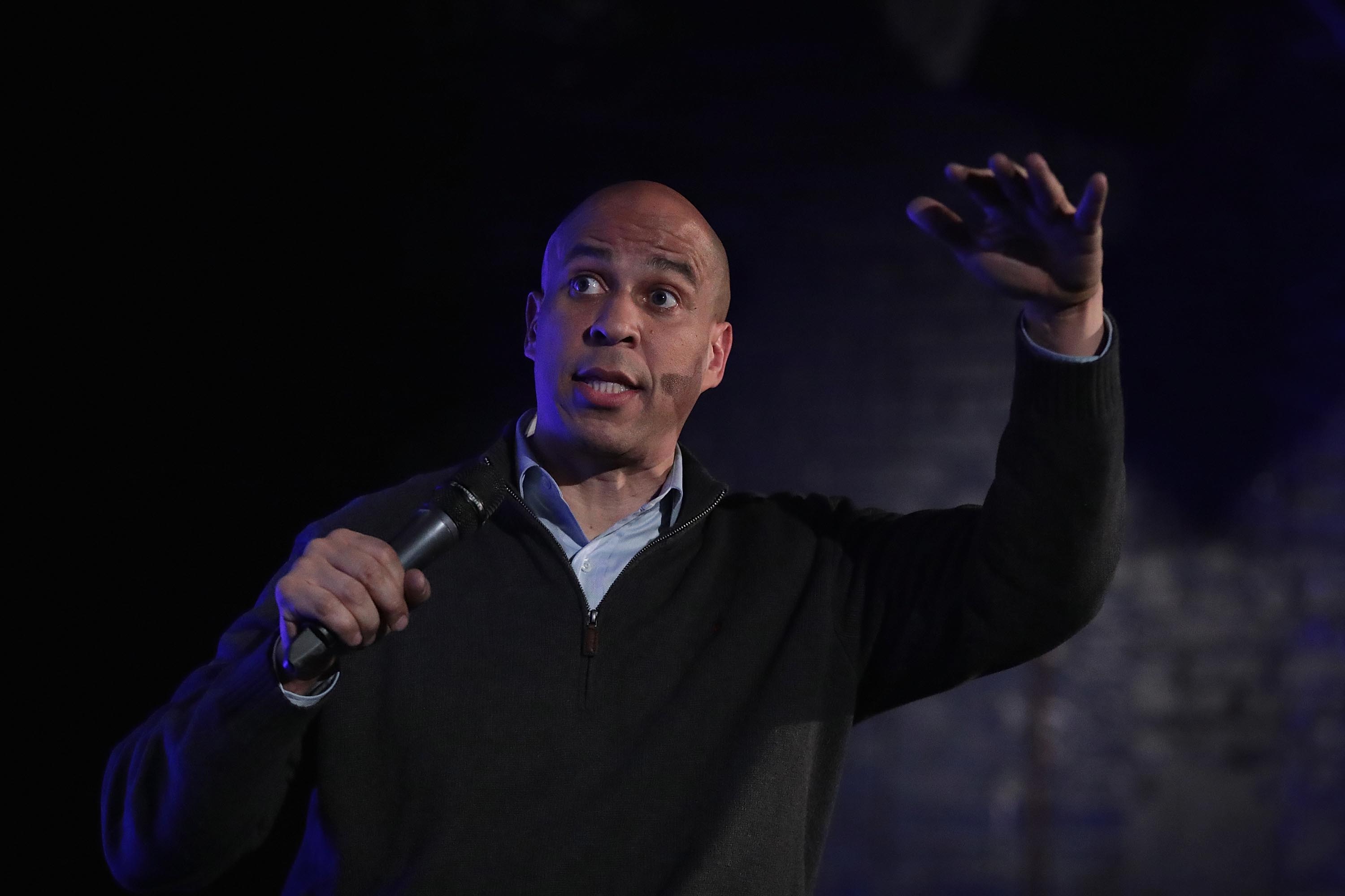Senator Cory Booker speaks to guests gathered for a campaign stop at the Des Moines Social Club (Scott Olson/Getty Images)