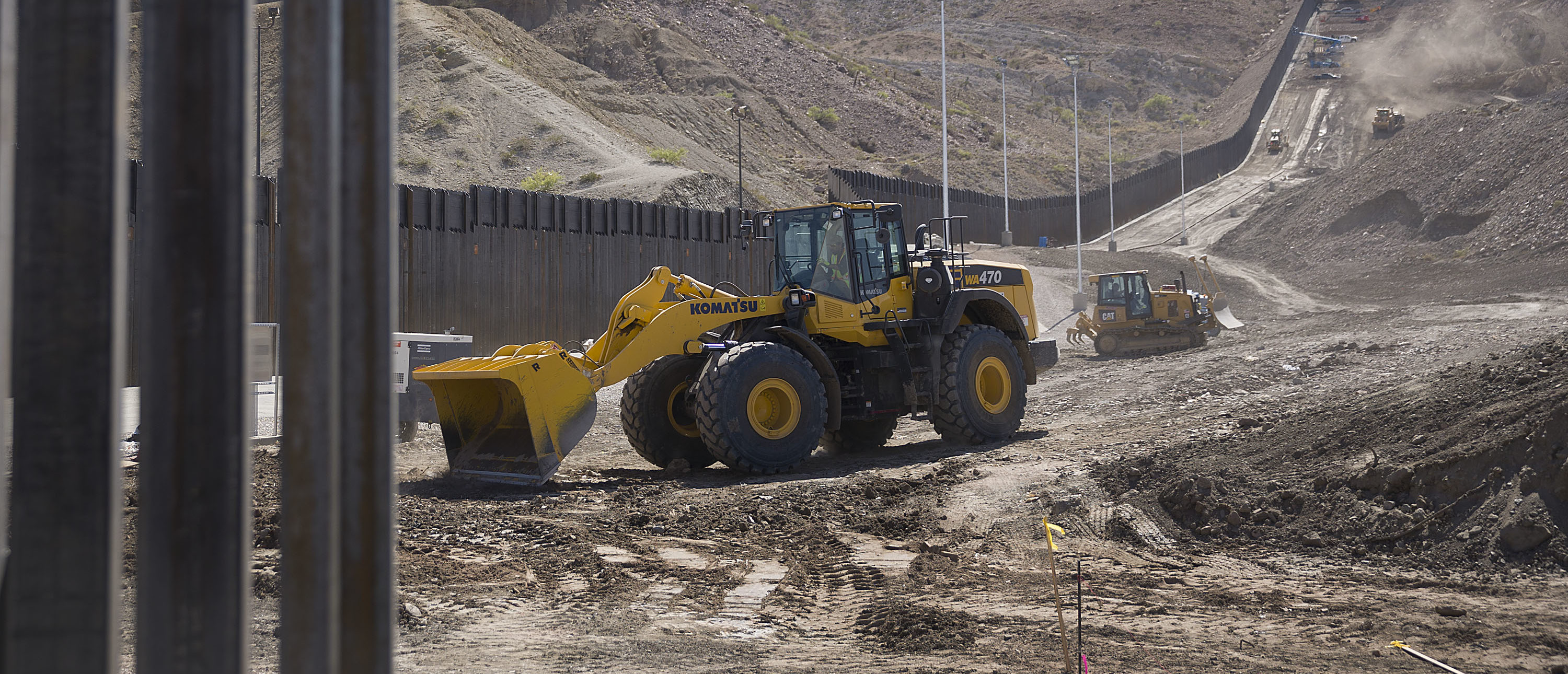 Construction crews work on a border wall on June 01, 2019 in Sunland Park, New Mexico. (Joe Raedle/Getty Images)