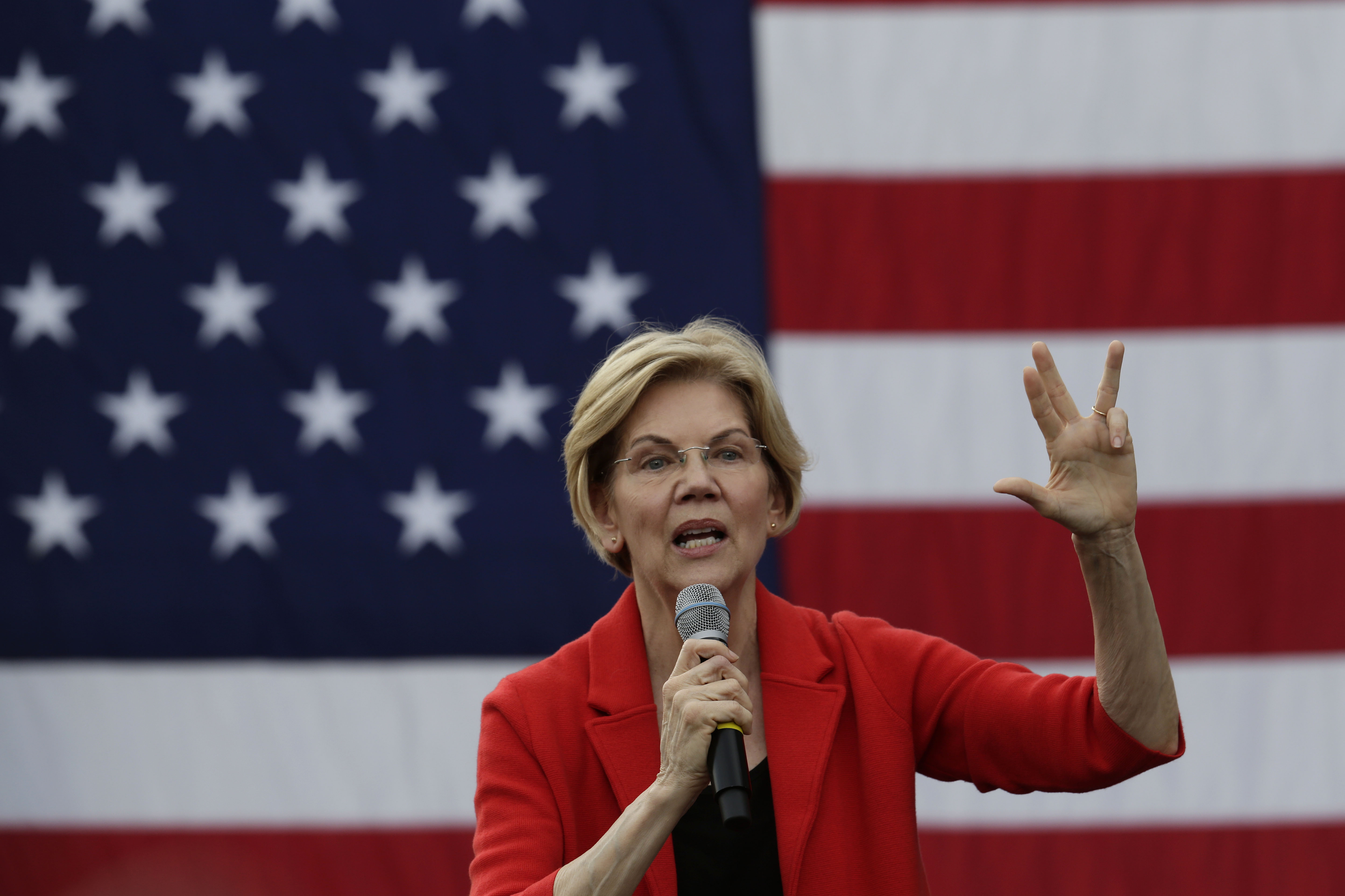 Democratic U.S. presidential hopeful Sen. Elizabeth Warren (D-MA) speaks during a campaign town hall at George Mason University May 16, 2019 in Fairfax, Virginia. (Alex Wong/Getty Images)