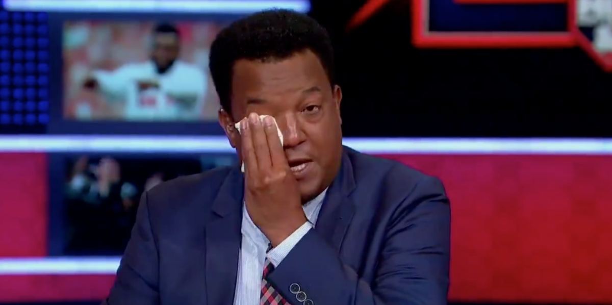 Emotional Pedro Martinez breaks down while talking about David Ortiz