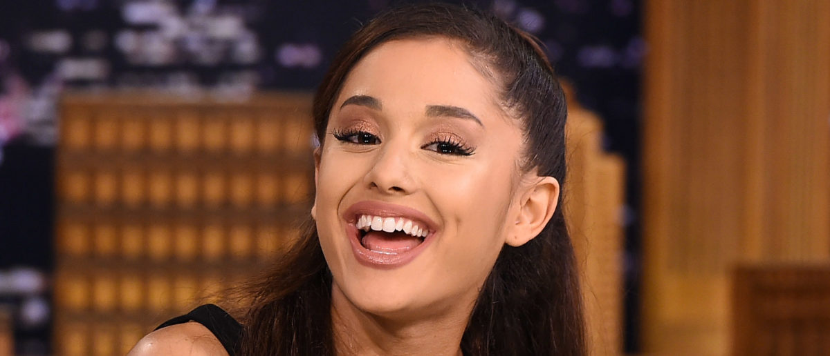 Ariana Grande Becomes First Female To Reach 3 Billion Streams On 3 ...