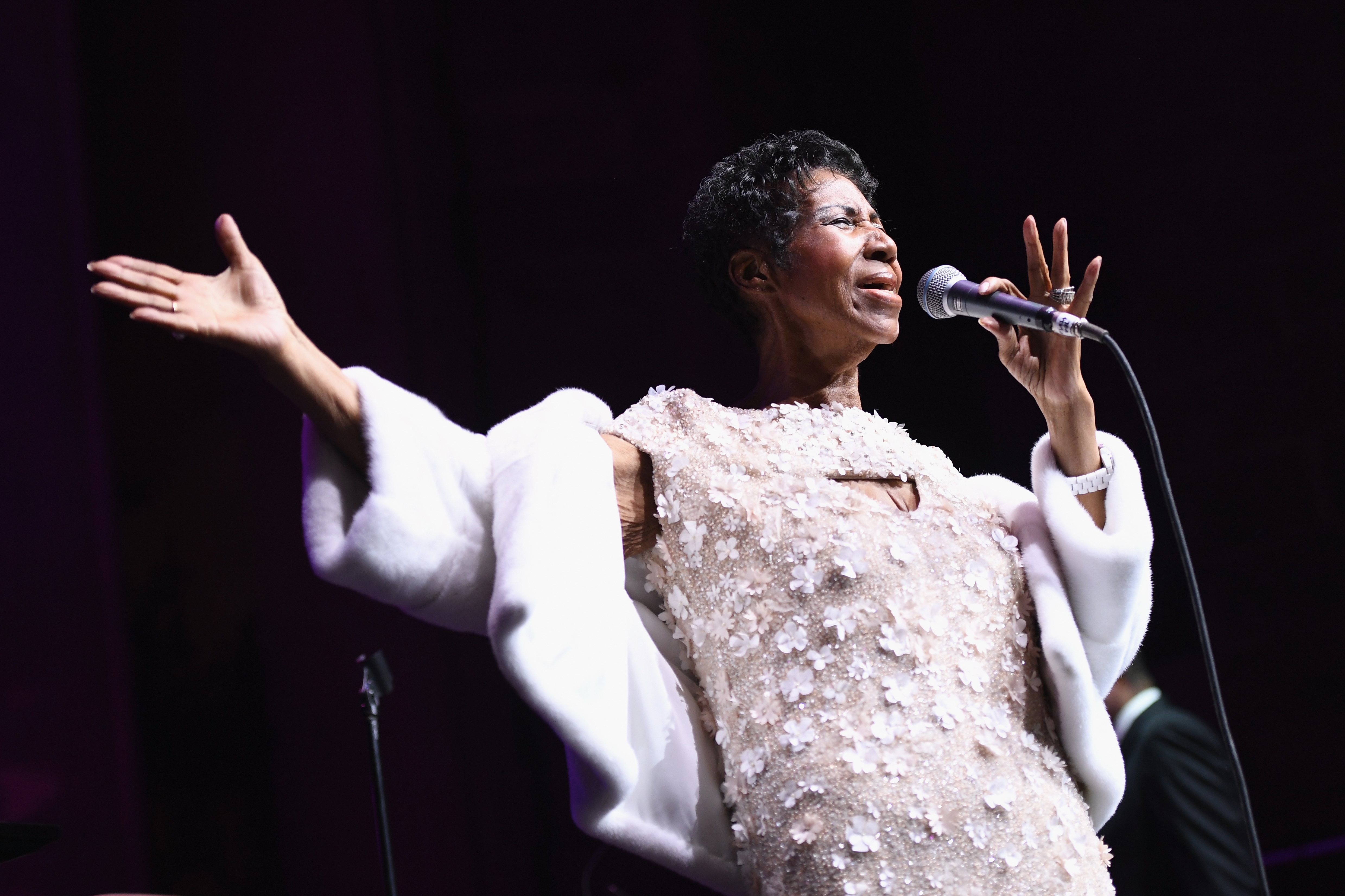 Aretha Franklin performs onstage at the Elton John AIDS Foundation Commemorates Its 25th Year And Honors Founder Sir Elton John During New York Fall Gala at Cathedral of St. John the Divine on November 7, 2017 in New York City. (Photo by Dimitrios Kambouris/Getty Images)