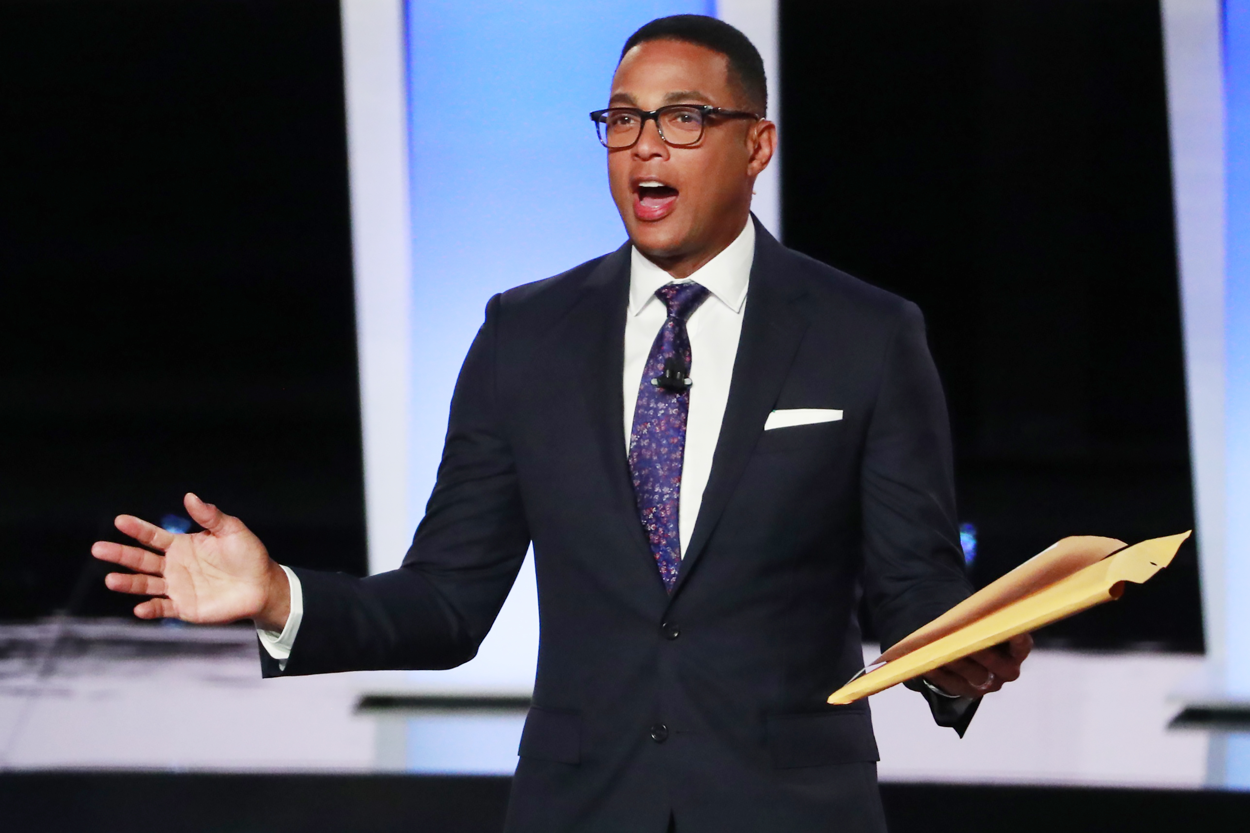 Moderator Don Lemon of CNN speaks to the audience before the start of the second night of the second 2020 Democratic U.S. presidential debate in Detroit, Michigan, July 31, 2019. (REUTERS/Lucas Jackson)