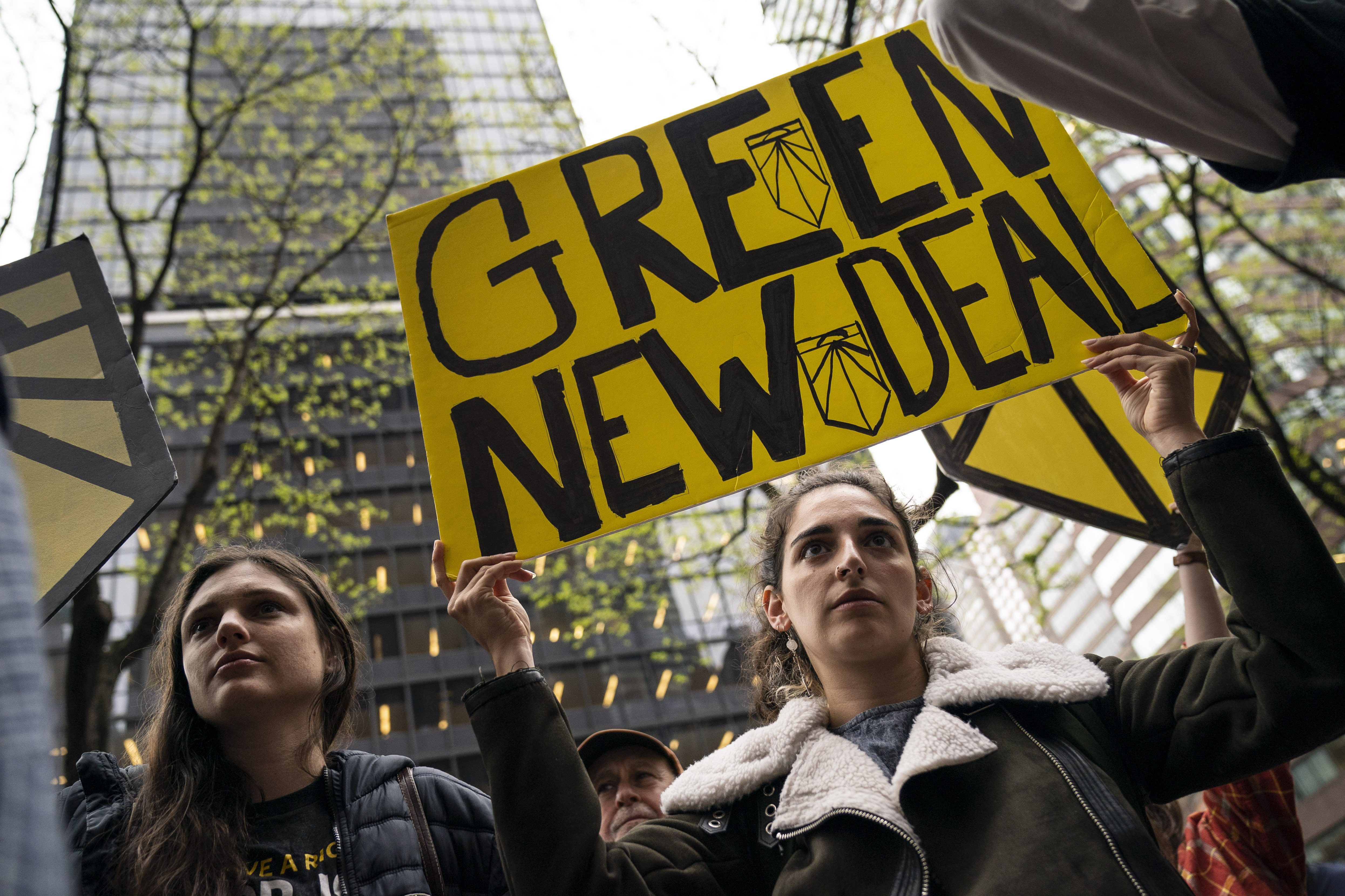 Activists rally in support of proposed 'Green New Deal' legislation outside of Senate Minority Leader Chuck Schumer's (D-NY) New York City office, April 30, 2019 in New York City. (Drew Angerer/Getty Images)