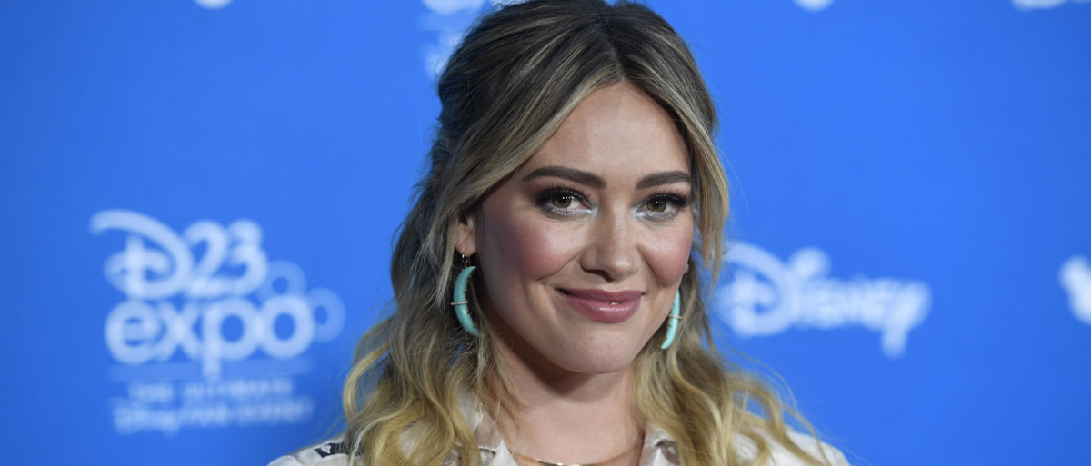 Lizzie Mcguire Tv Series Porn - Hilary Duff Shares First Day Production Photo Of 'Lizzie ...