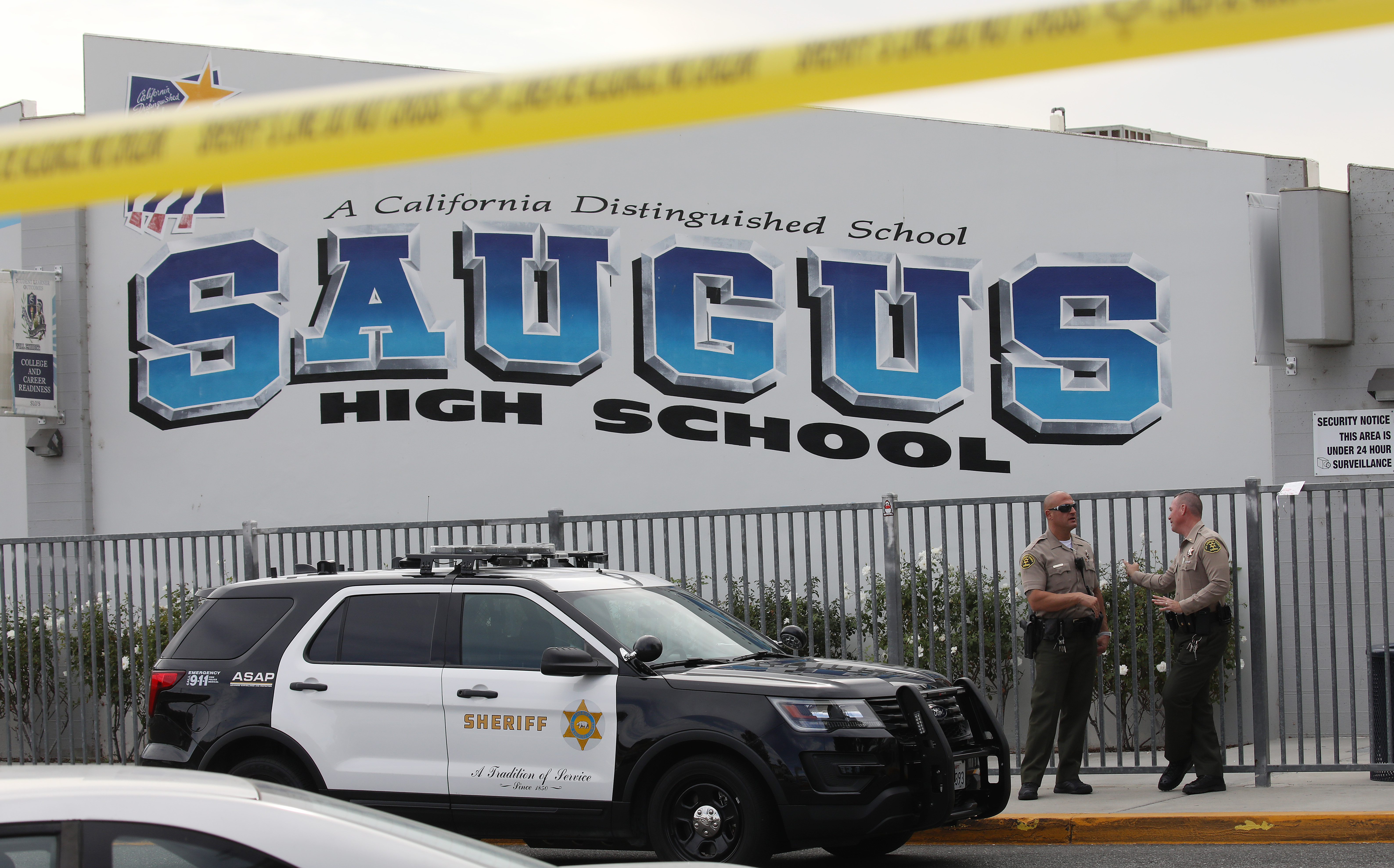L.A. County Sheriff's Deputies are positioned at Saugus High School a day after a deadly shooting there on November 15, 2019 in Santa Clarita, California. (Mario Tama/Getty Images)