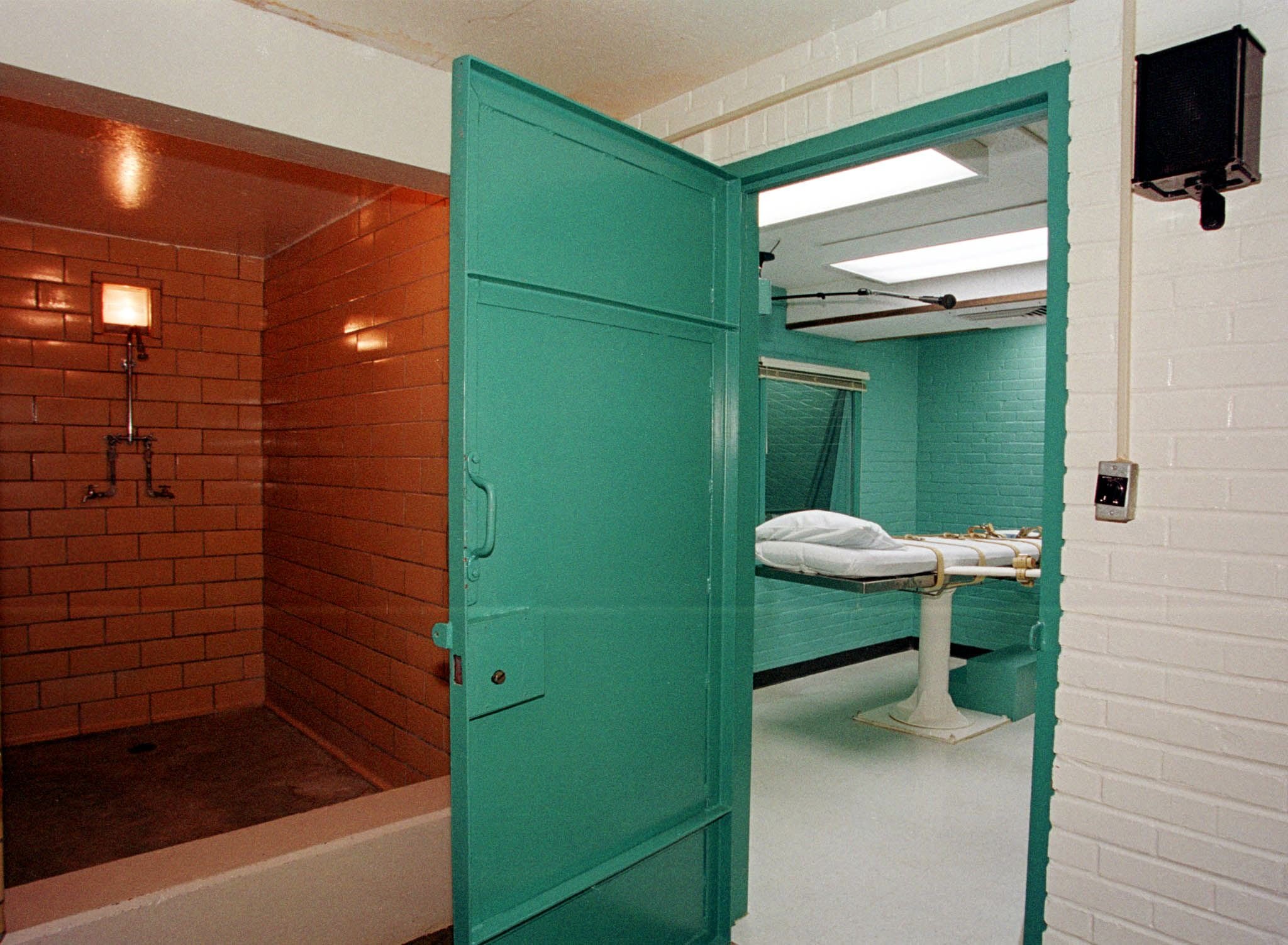 The death chamber at the Texas Department of Criminal Justice in Huntsville, Texas. strapped down to the gurney. (Paul Buck/AFP/Getty Images)