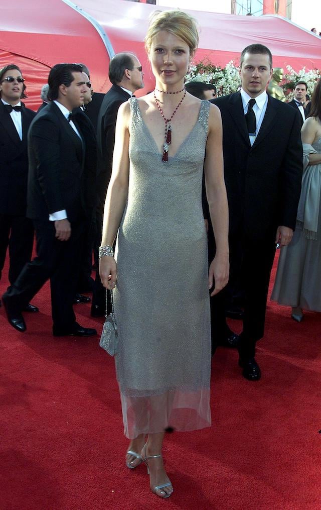 US actress Gwyneth Paltrow arrives to the 72nd Annual Academy Awards at the Shrine Auditorium in Los Angeles 26 March 2000. Paltrow was Best Actress Oscar winner last year and this year is an awards presenter. (ELECTRONIC IMAGE) AFP PHOTO/Lucy NICHOLSON/ln (Photo credit: LUCY NICHOLSON/AFP via Getty Images)