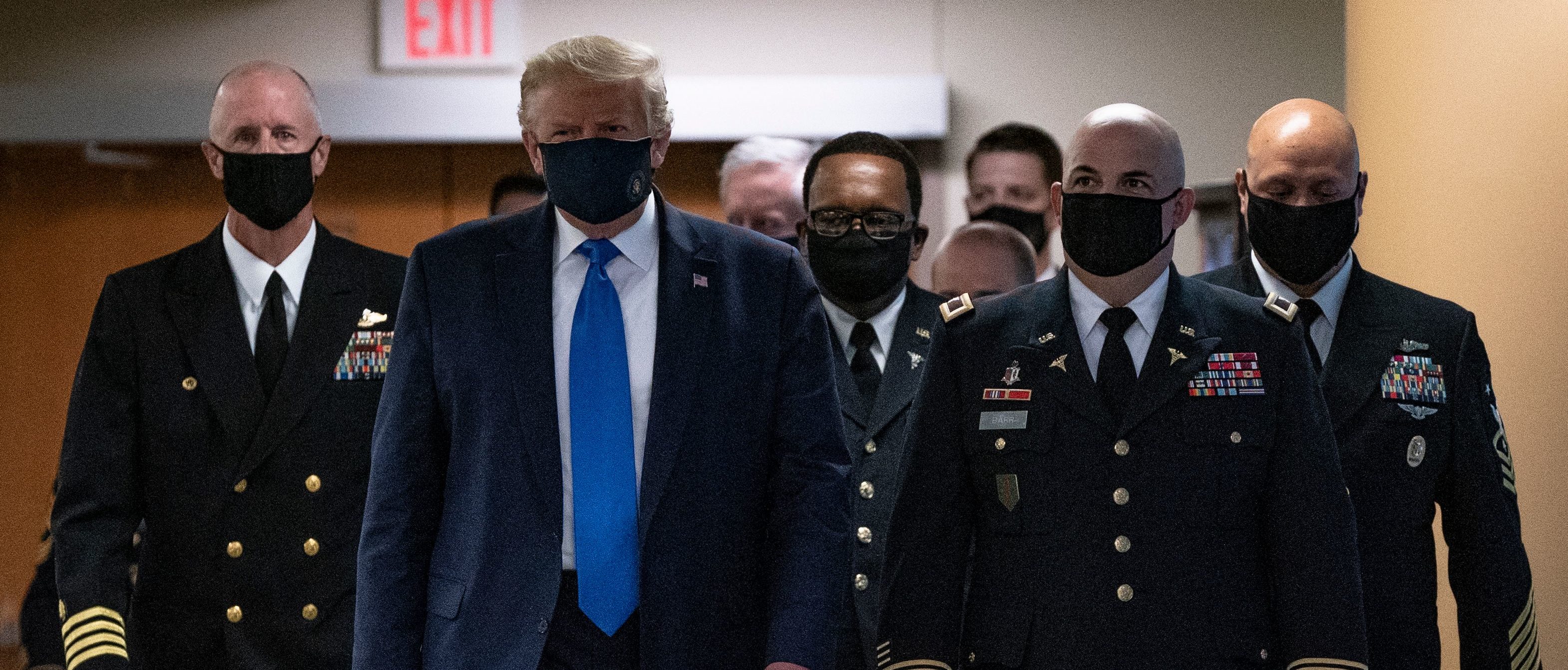 US President Donald Trump wears a mask as he visits Walter Reed National Military Medical Center in Bethesda, Maryland on July 11, 2020. (Photo by ALEX EDELMAN / AFP) (Photo by ALEX EDELMAN/AFP via Getty Images)