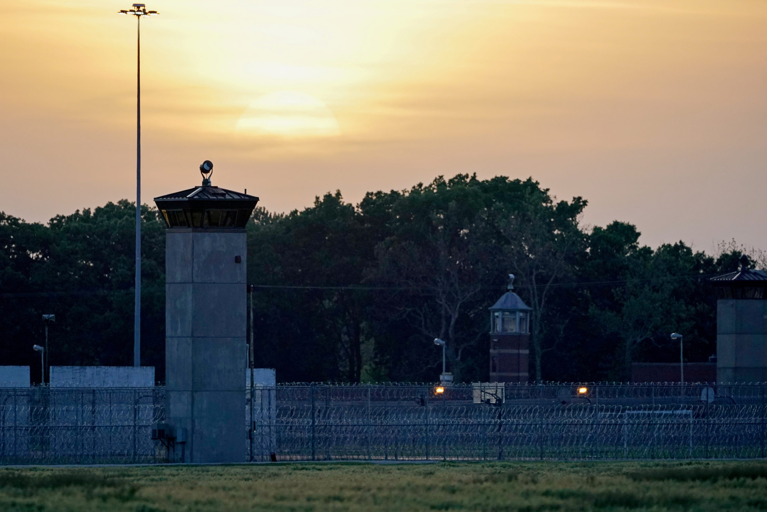 The Federal Corrections Complex in Terre Haute, Indiana where Lezmond Mitchell was executed Wednesday. (Bryan Woolston/Reuters/File Photo)
