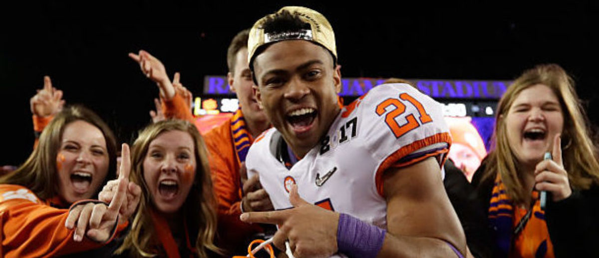 Clemson Eliminates Social Media Ban For Football Players ...