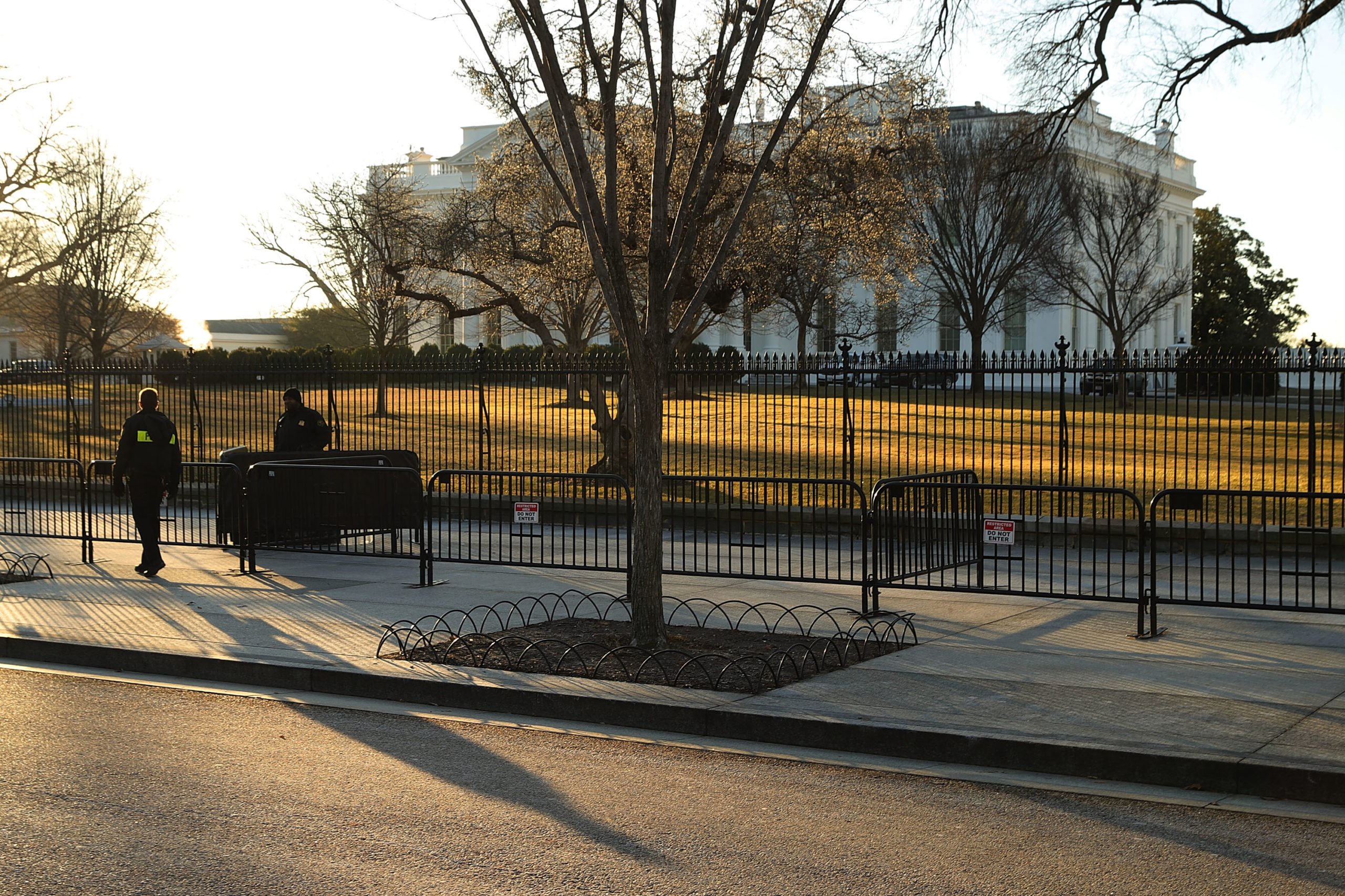 WASHINGTON, DC - JANUARY 20: U.S. Secret Service Uniform Division officers post at barricades on the north side of the White House January 20, 2018 in Washington, DC. The federal government was partially shut down at midnight after Republicans and Democrats in the Senate failed to find common ground on a budget. (Photo by Chip Somodevilla/Getty Images)