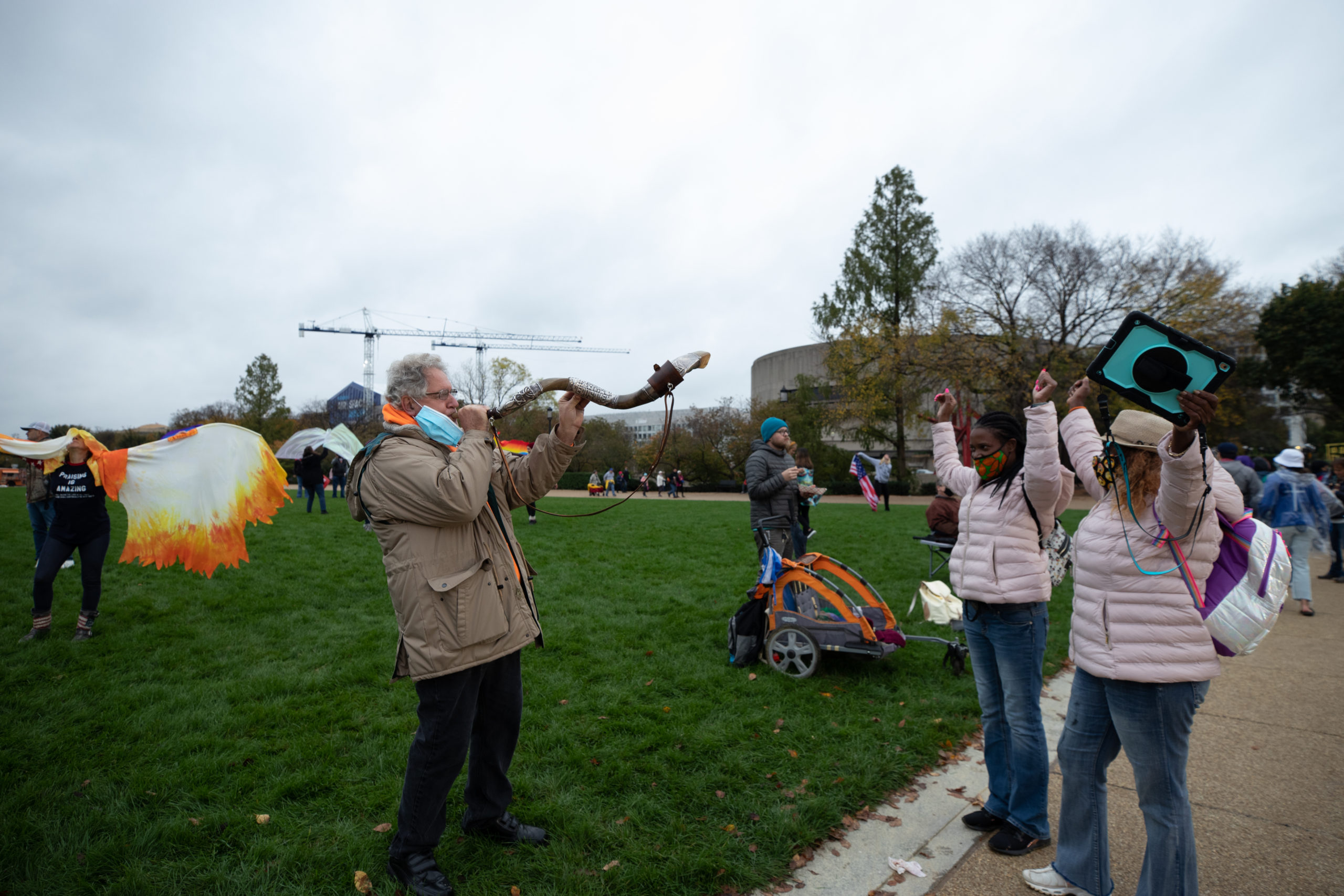 Ron Rurik of Chicago, Illinois, sounded a shofar trumpet at the "Let Us Worship" protest in Washington, D.C. on October 25, 2020. (Kaylee Greenlee - DCNF)