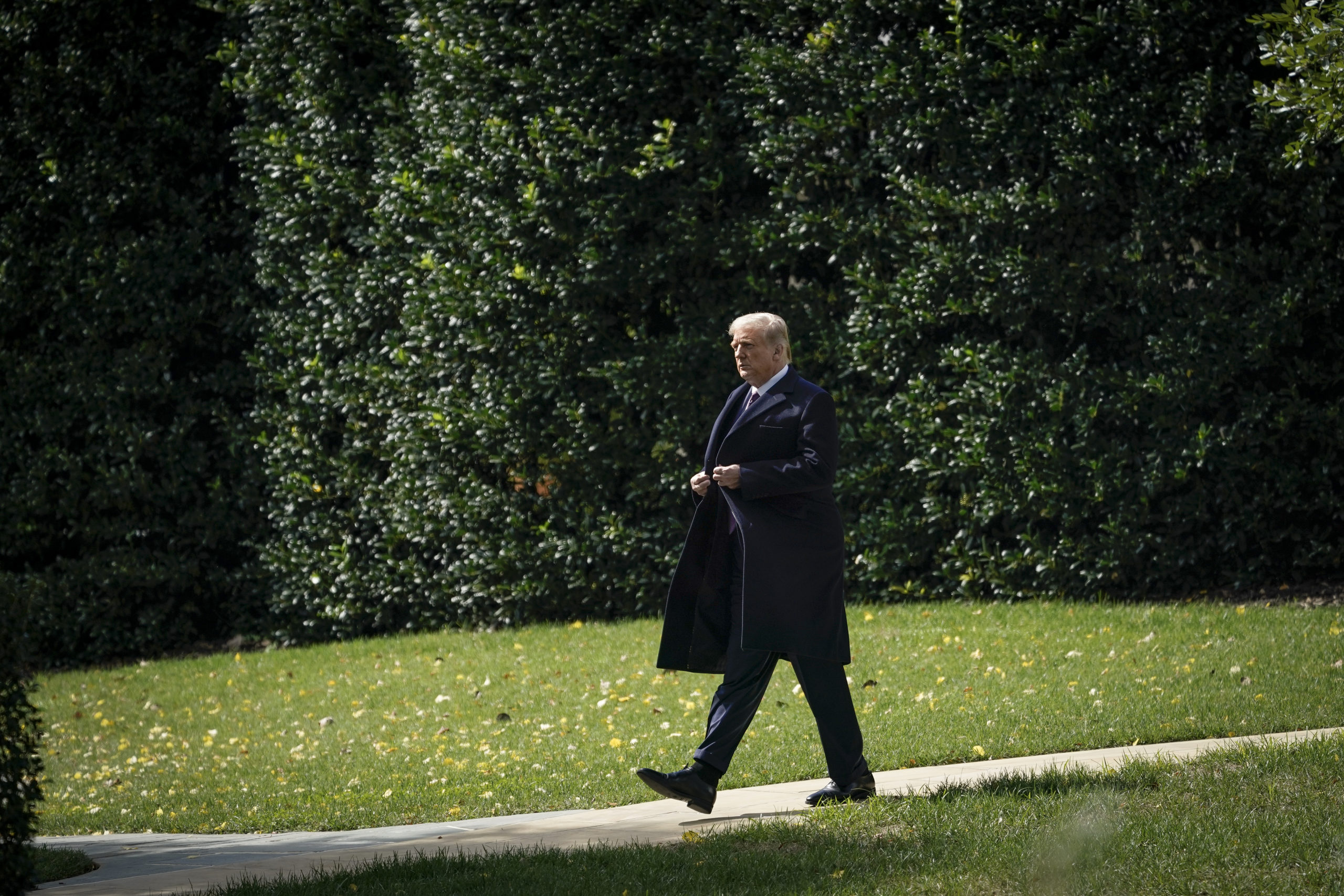 WASHINGTON, DC - OCTOBER 01: U.S. President Donald Trump exits the Oval Office and walks to Marine One on the South Lawn of the White House on October 1, 2020 in Washington, DC. President Trump is traveling to Bedminster, New Jersey on Thursday for a roundtable event with supporters and a fundraiser. (Photo by Drew Angerer/Getty Images)