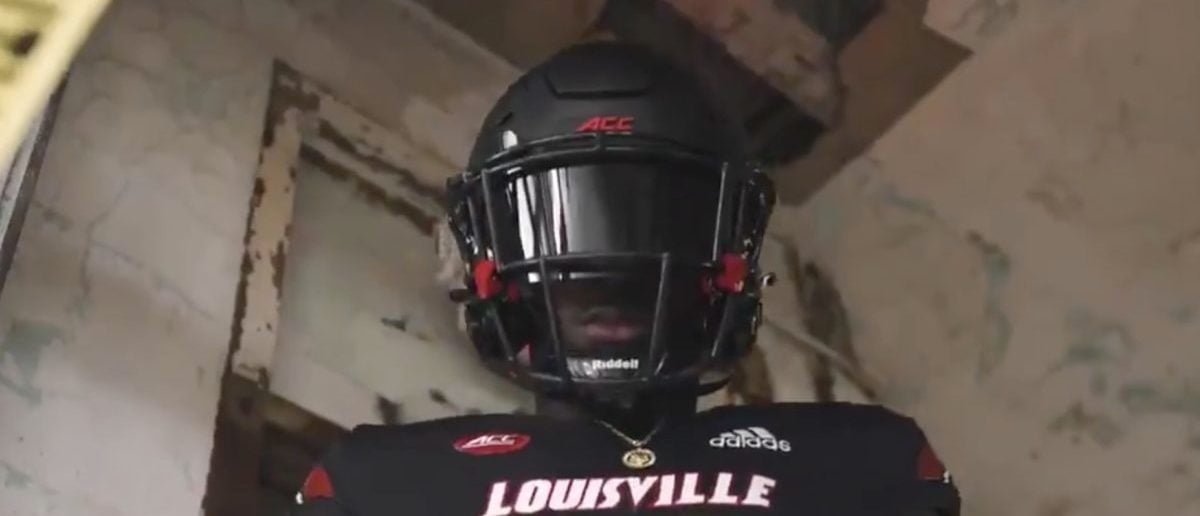 Louisville unveils “Blackout” uniforms for VT game - Card Chronicle