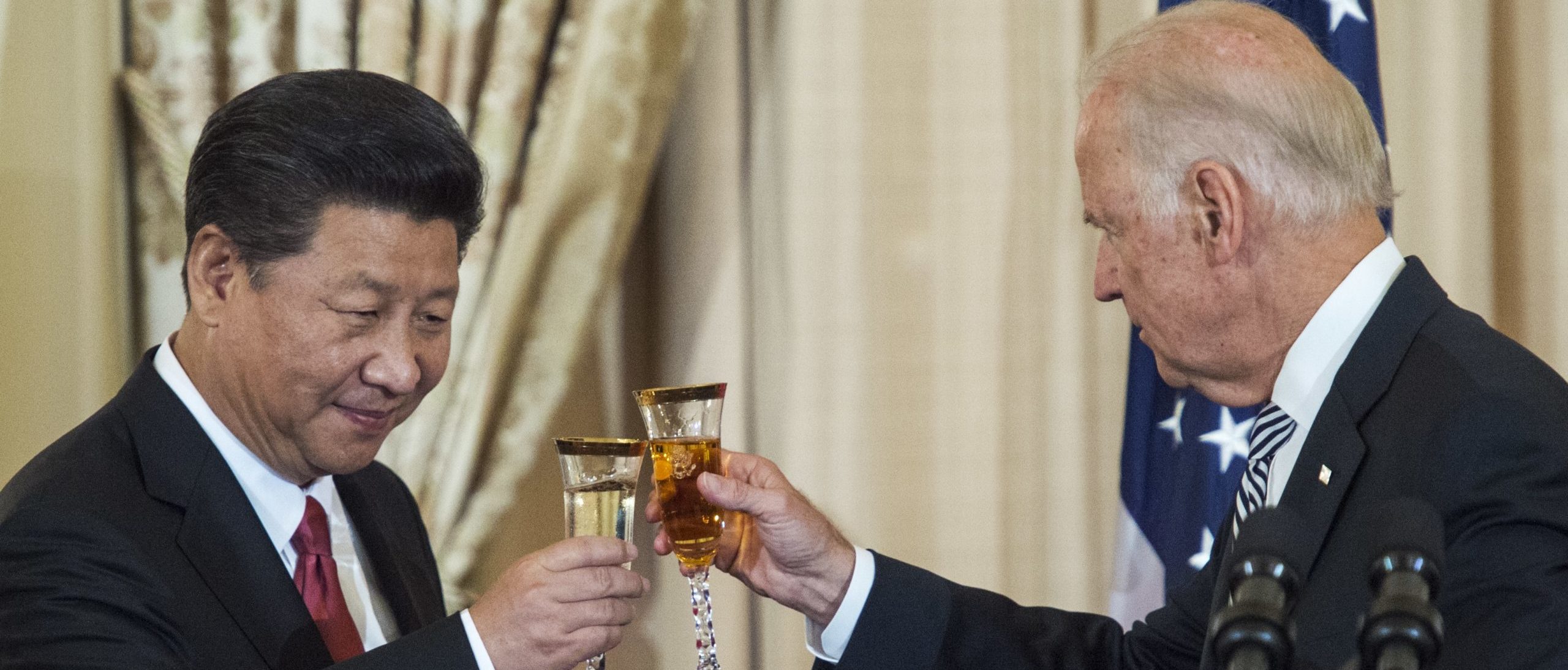 US Vice President Joe Biden and Chinese President Xi Jinping toast during a State Luncheon for China hosted by US Secretary of State John Kerry on September 25, 2015 at the Department of State in Washington, DC. (PAUL J. RICHARDS/AFP via Getty Images)