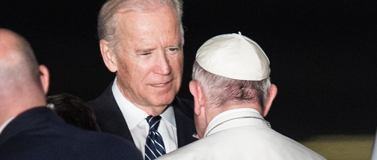 US Vice President Joe Biden bids farewell to Pope Francis before he boards his plane in Philadelphia on September 27, 2015 at the end of his six-day visit to the US. AFP PHOTO/NICHOLAS KAMM (Photo credit should read NICHOLAS KAMM/AFP via Getty Images)