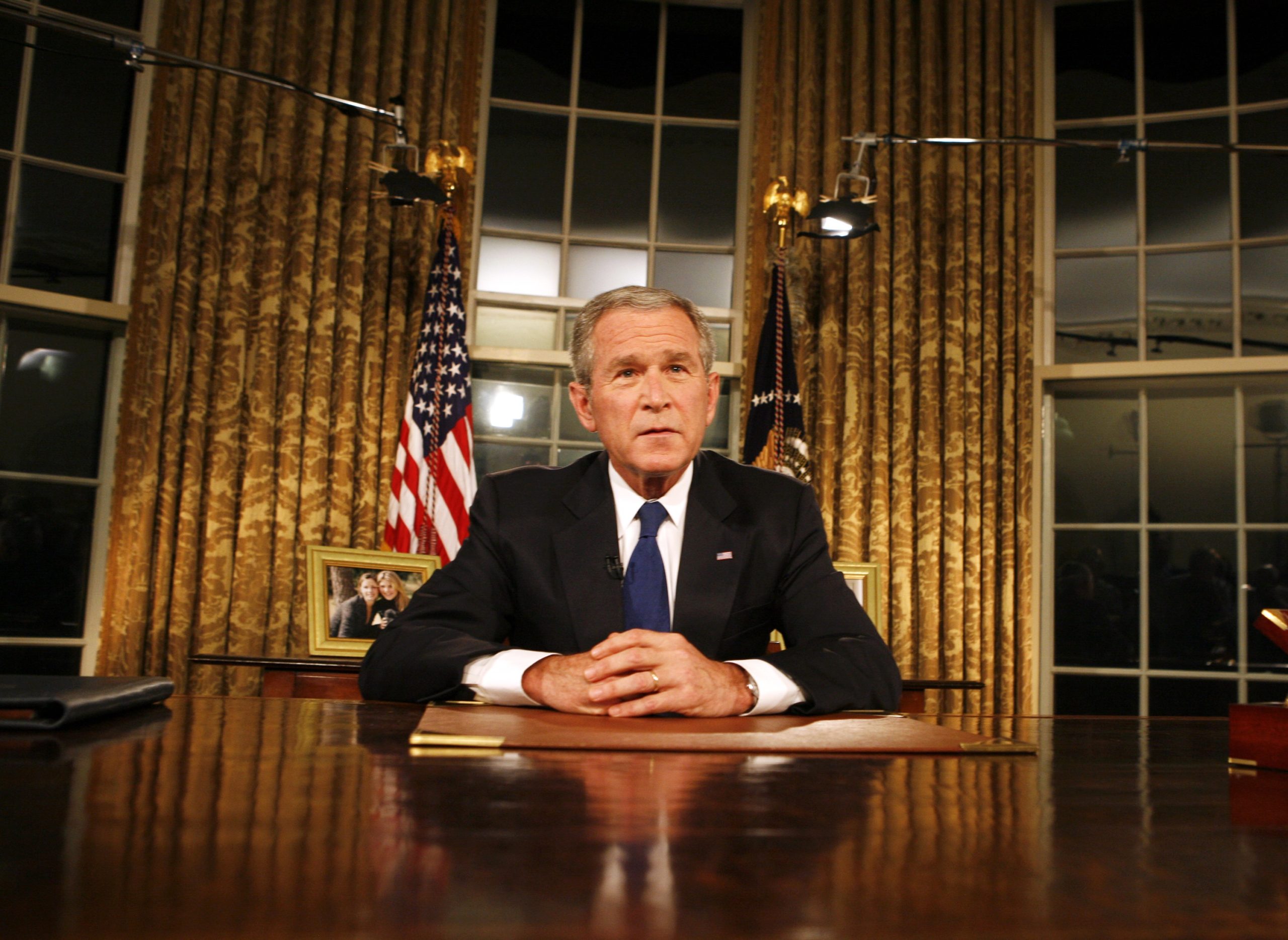 WASHINGTON - SEPTEMBER 13: (AFP OUT) President George W. Bush poses for photographers after addressing the nation on the military and political situation in Iraq from the White House September 13, 2007 in Washington, DC. (Aude Guerrucci-Pool/Getty Images)