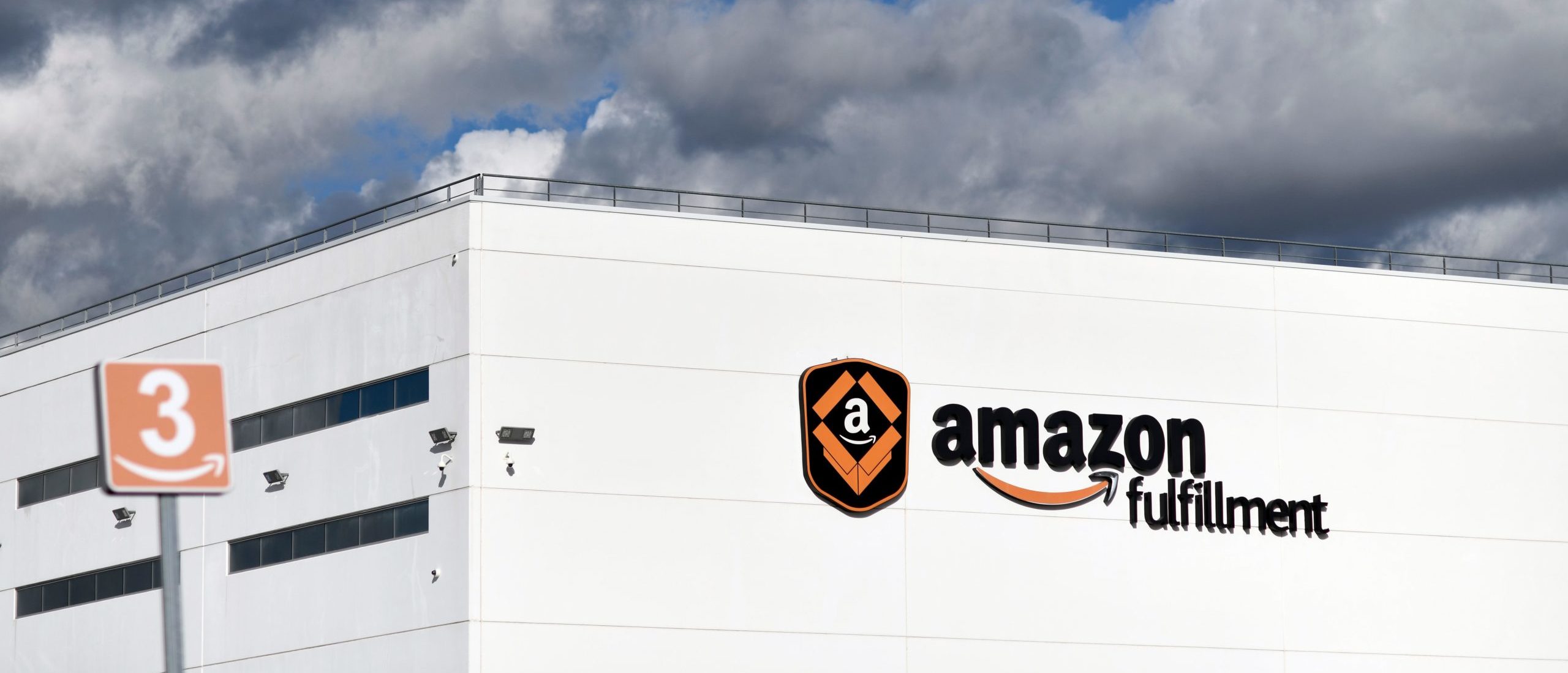 Amazon Loses Bid To Delay Unionization Vote At Its Alabama Warehouse