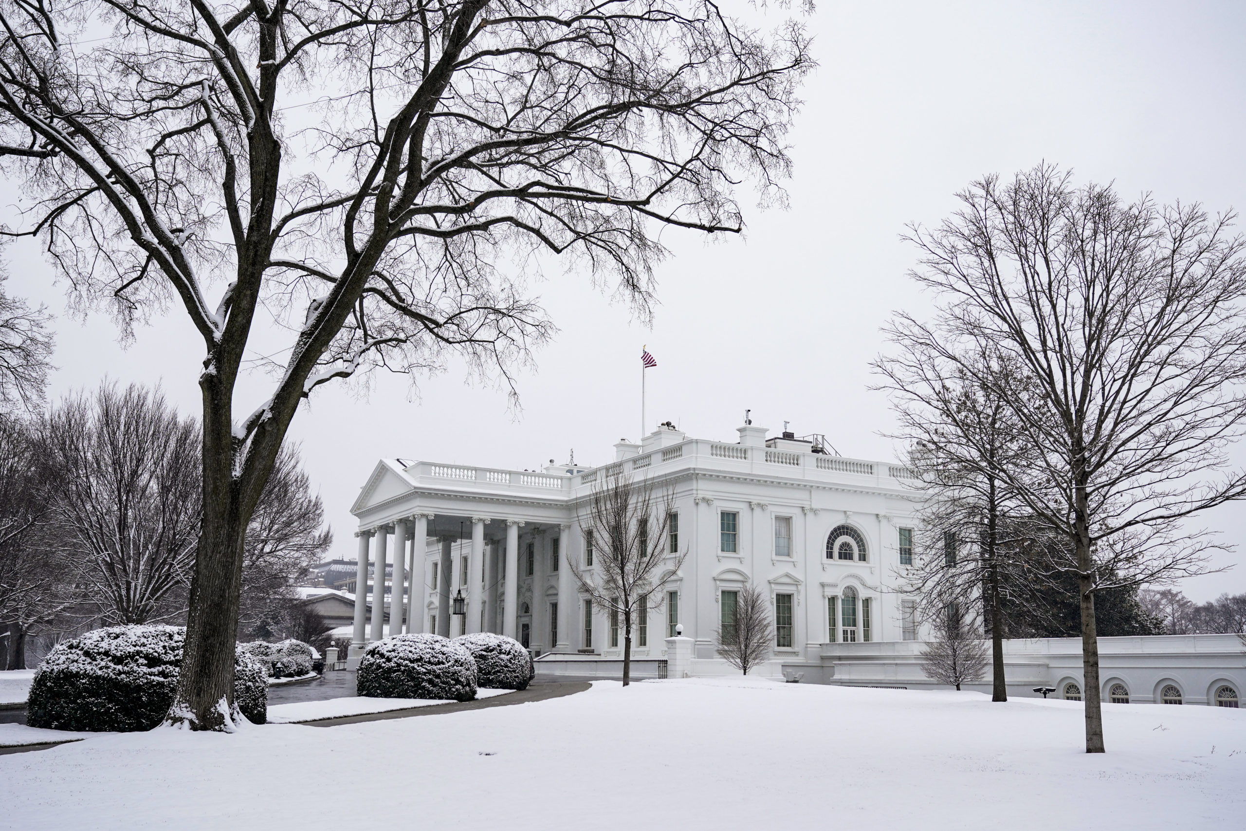 WASHINGTON, DC - JANUARY 31: The White House ground are covered in snow during a snow storm on January 31, 2021 in Washington, DC. Washington is expecting 3 to 5 inches of snow during the first major snow storm of the year. (Photo by Joshua Roberts/Getty Images)
