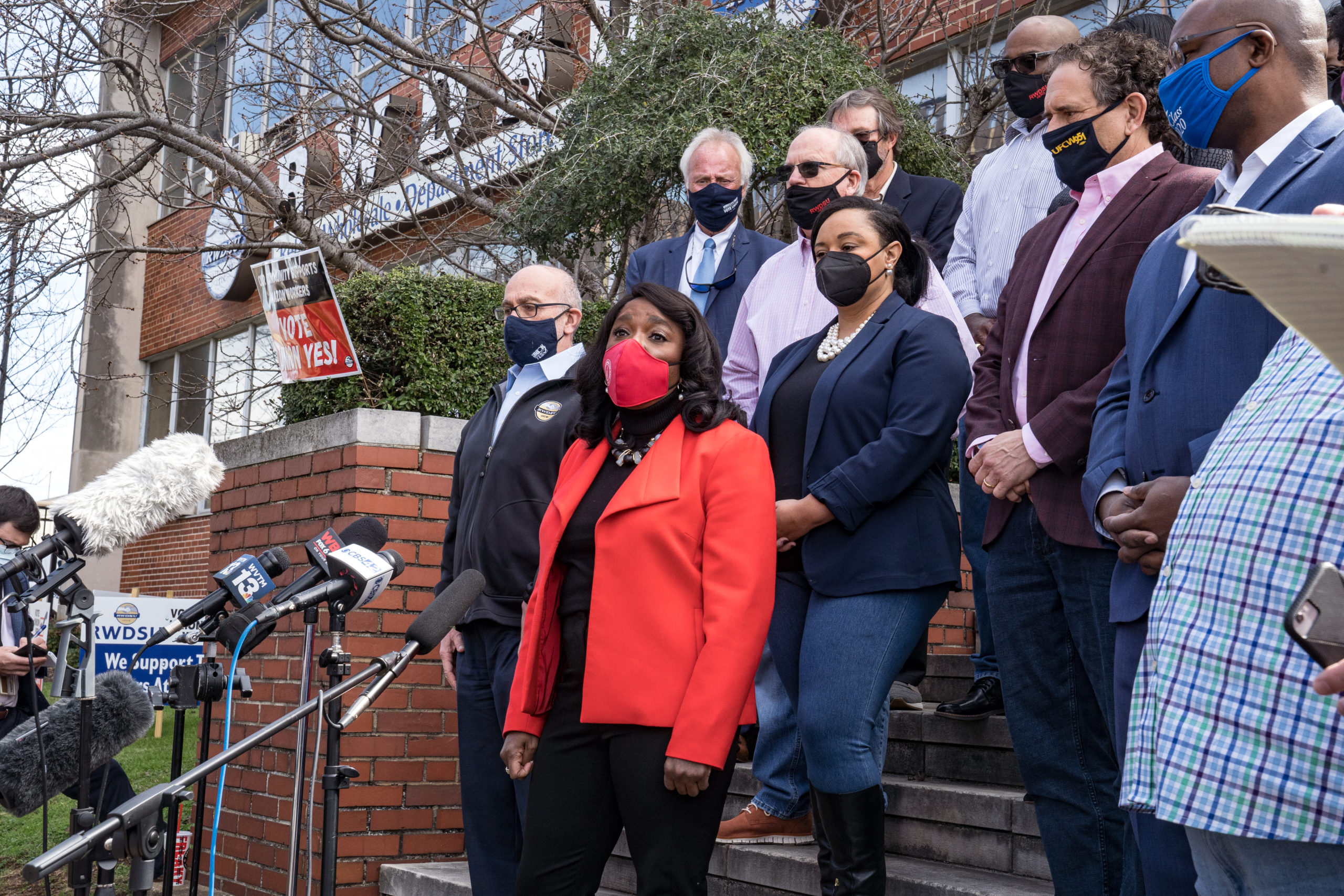 Rep. Terri Sewell and other members of Congress speak to the media after meeting with workers and organizers involved in the Amazon unionization effort on March 5, 2021 in Bessemer, Alabama. (Megan Varner/Getty Images)