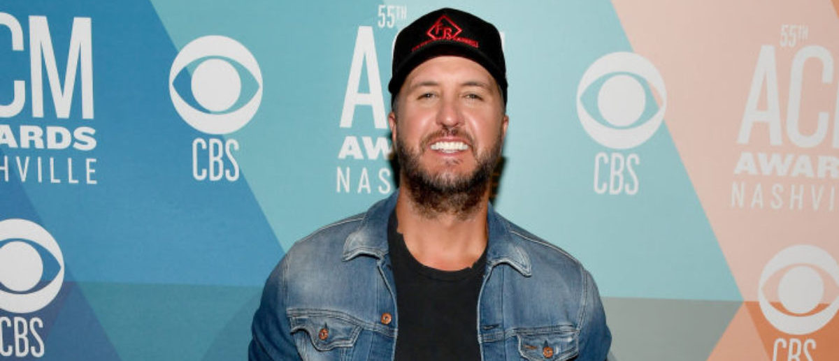 Luke Bryan Wins Entertainer Of The Year At The ACM Awards The Daily