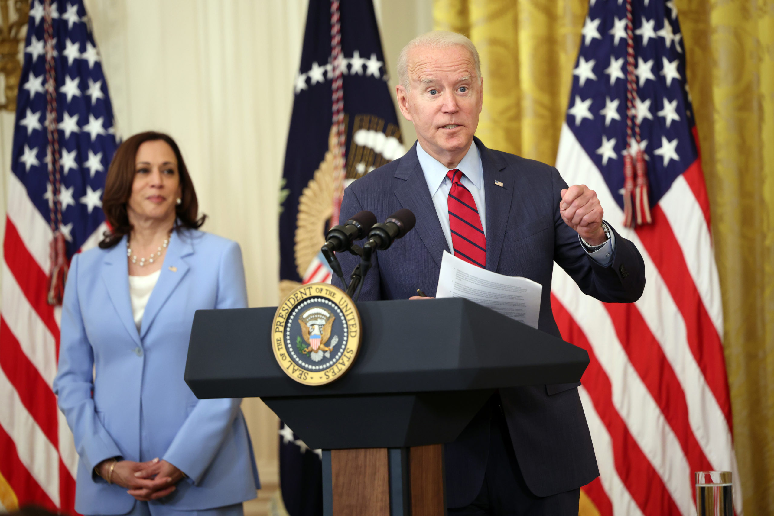 President Joe Biden said that the bipartisan infrastructure bill must go "in tandem" with Democrats reconciliation package Thursday. (Kevin Dietsch/Getty Images)