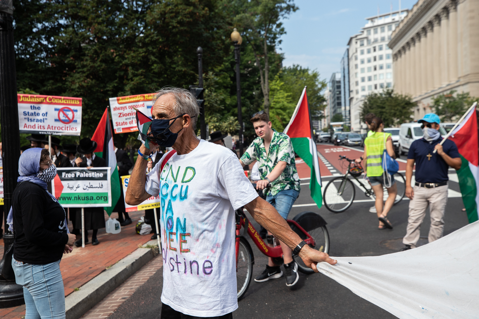 Demonstrators gathered in front of the White House to protest President Joe Biden's meeting with Israeli Prime Minister Naftali Bennett in Washington, D.C. on August 26, 2021. (Kaylee Greenlee - Daily Caller News Foundation)