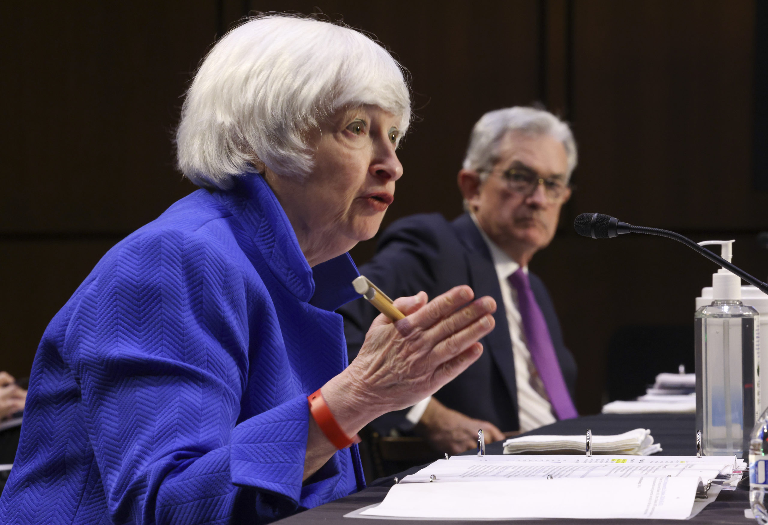 Treasury Secretary Janet Yellen and Federal Reserve Chairman Jerome Powell testify during a Senate Banking Committee hearing on the economy Monday. (Kevin Dietsch/Getty Images)