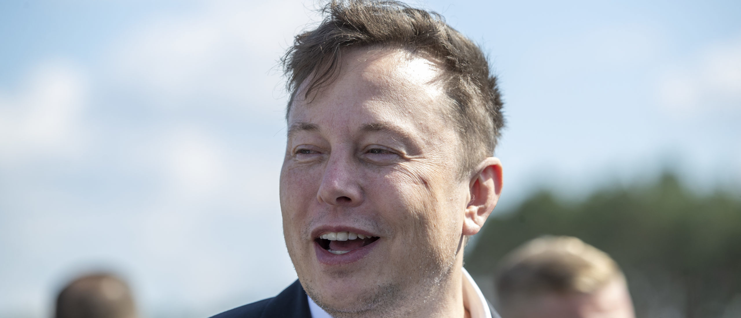 Elon Musk descarga casi $ 1 mil millones en acciones de Tesla, por un total de casi $ 10 mil millones este mes